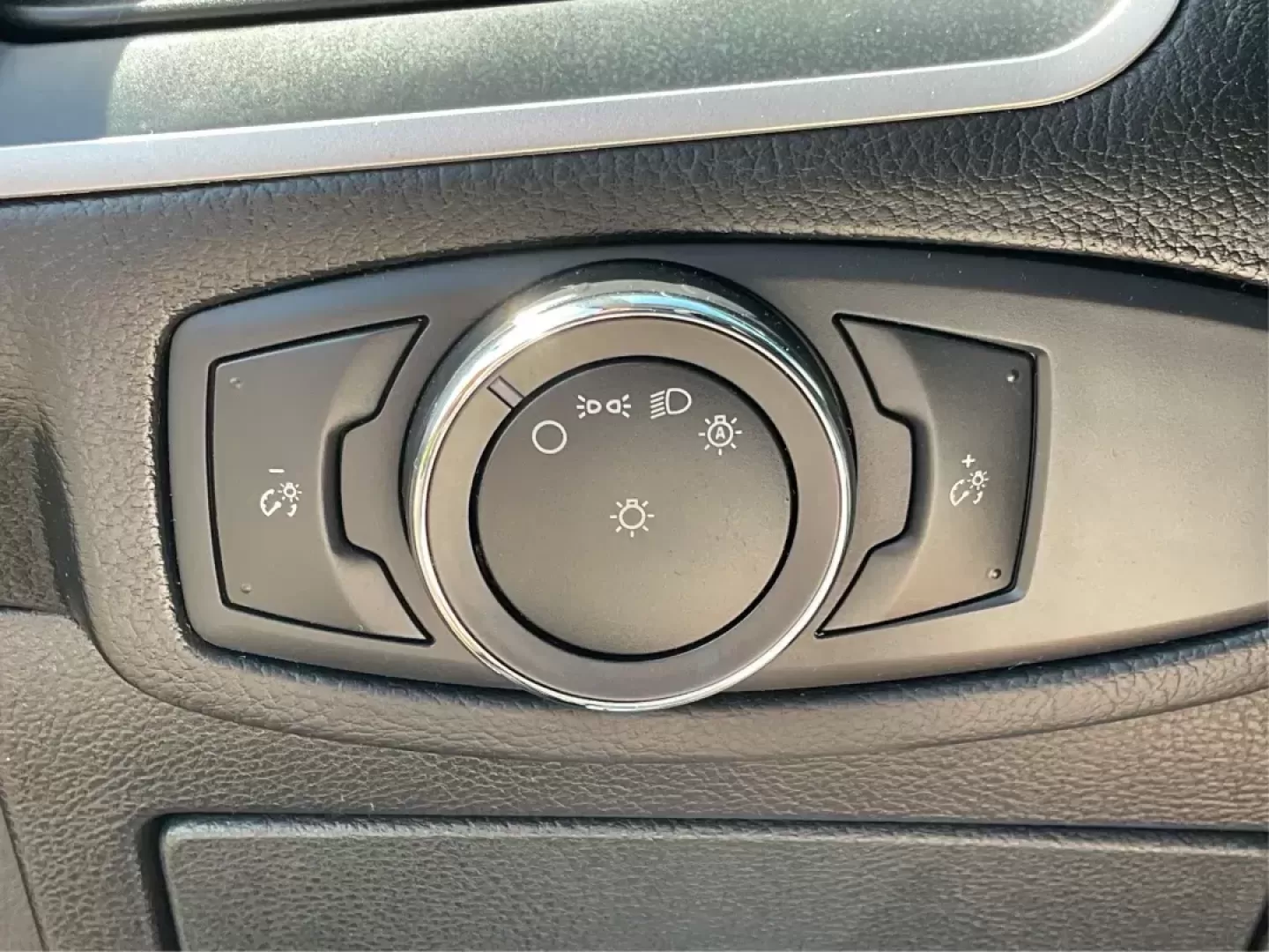 2015 Ford Edge SEL (2FMTK4J8XFB) with an Other engine, located at 1099 N County Rd 25A , Troy, OH, 45373, (937) 908-9800, 40.057079, -84.212883 - Photo#17