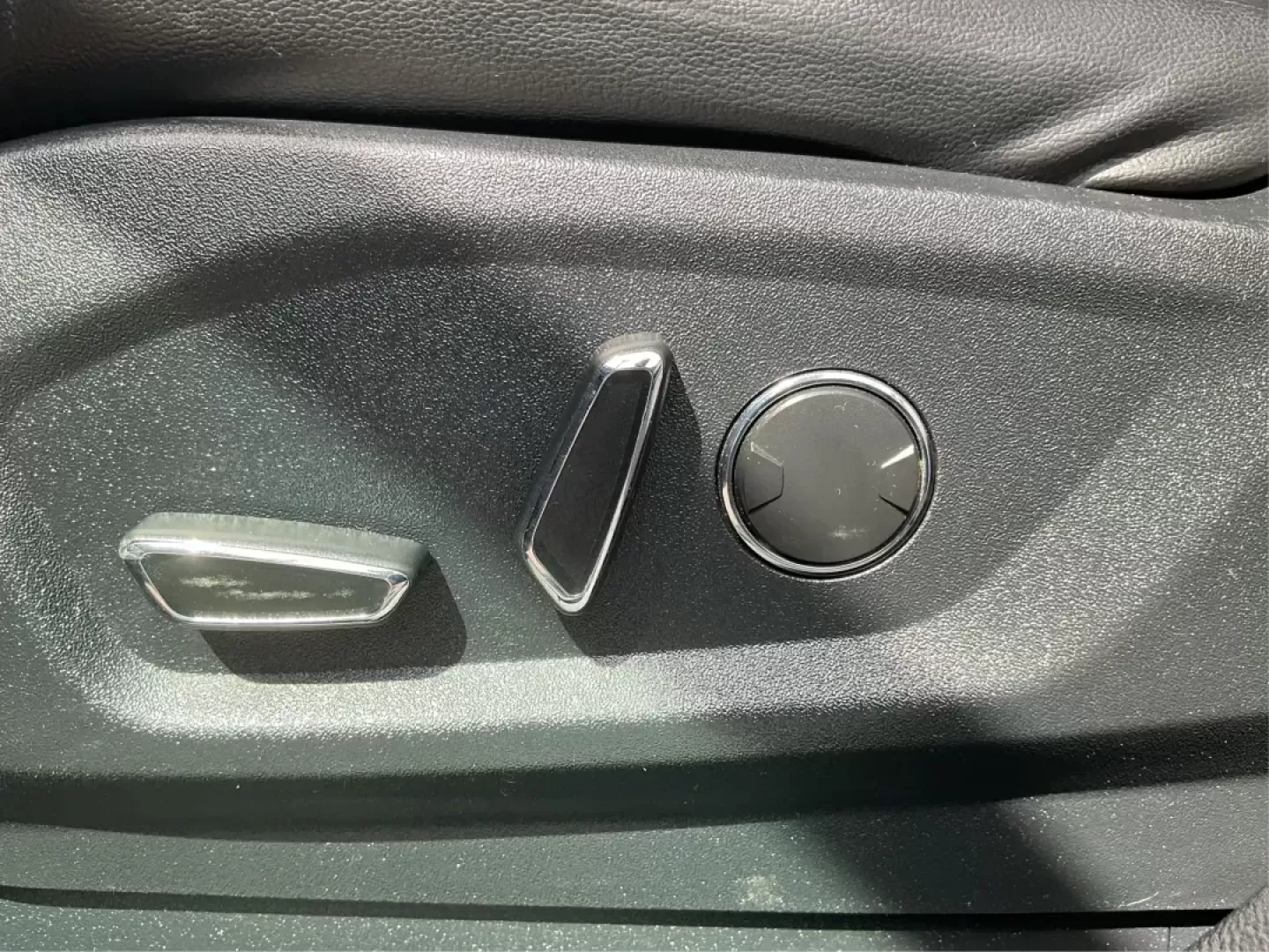 2015 Ford Edge SEL (2FMTK4J8XFB) with an Other engine, located at 1099 N County Rd 25A , Troy, OH, 45373, (937) 908-9800, 40.057079, -84.212883 - Photo#18