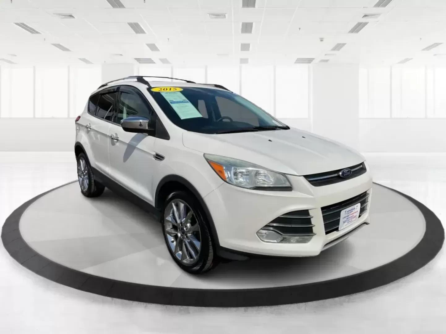 2015 Ford Escape SE (1FMCU9G92FU) with an EcoBoost 1.6L I-4 gasoline direct injection engine, located at 1184 Kauffman Ave, Fairborn, OH, 45324, (937) 908-9800, 39.807072, -84.030914 - Photo#0