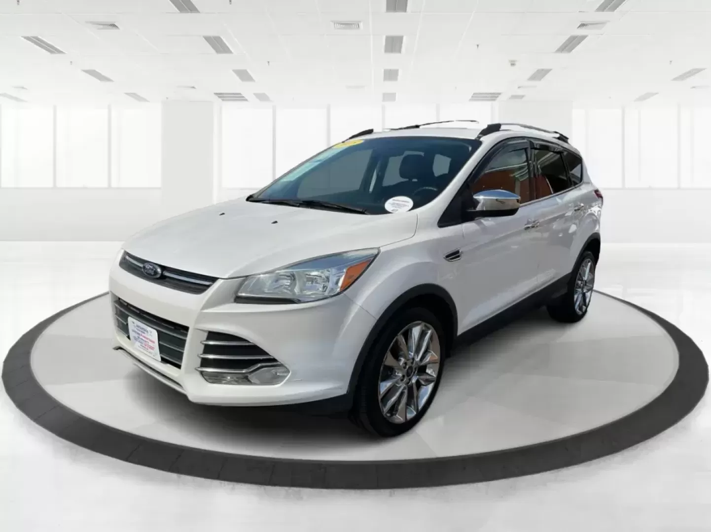 2015 Ford Escape SE (1FMCU9G92FU) with an EcoBoost 1.6L I-4 gasoline direct injection engine, located at 1184 Kauffman Ave, Fairborn, OH, 45324, (937) 908-9800, 39.807072, -84.030914 - Photo#7