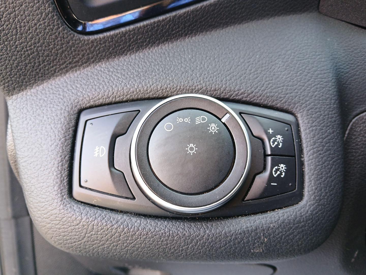 2015 Ford Escape Titanium 4WD (1FMCU9J93FU) with an 2.0L L4 DOHC 16V engine, 6-Speed Automatic transmission, located at 1184 Kauffman Ave, Fairborn, OH, 45324, (937) 908-9800, 39.807072, -84.030914 - Photo#16