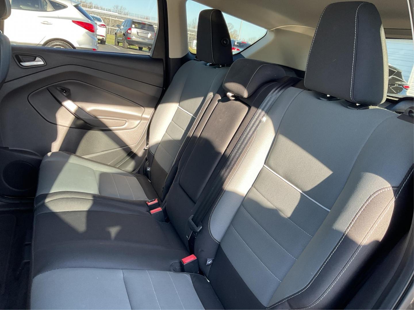 2015 Ford Escape SE (1FMCU0G92FU) with an Duratec 2.5L I-4 DOHC engine, located at 8750 N County Rd 25A, Piqua, OH, 45356, (937) 908-9800, 40.164391, -84.232513 - Photo#9