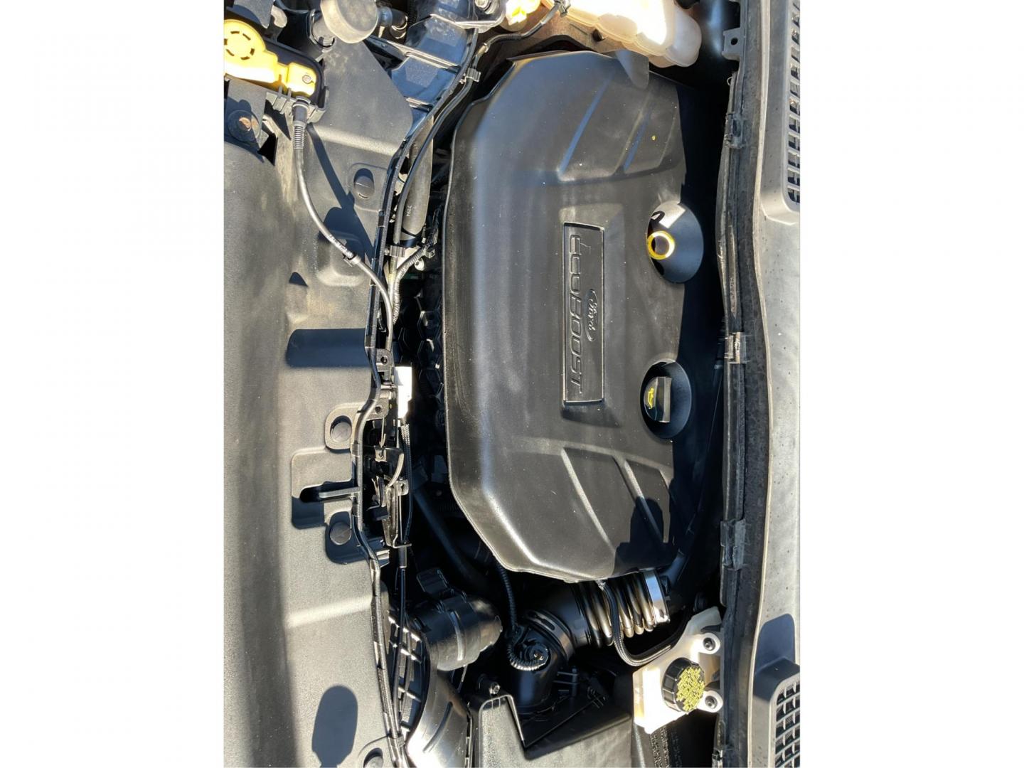 2015 Ford Escape SE (1FMCU0G92FU) with an Duratec 2.5L I-4 DOHC engine, located at 8750 N County Rd 25A, Piqua, OH, 45356, (937) 908-9800, 40.164391, -84.232513 - Photo#10