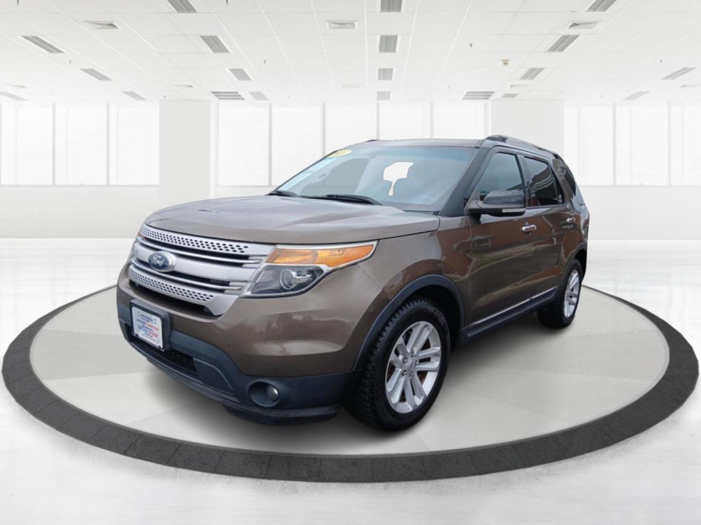 2015 Ford Explorer XLT FWD (1FM5K7D83FG) with an 3.5L V6 DOHC 24V engine, 6-Speed Automatic transmission, located at 1230 East Main St, Xenia, OH, 45385, (937) 908-9800, 39.688026, -83.910172 - Photo#7