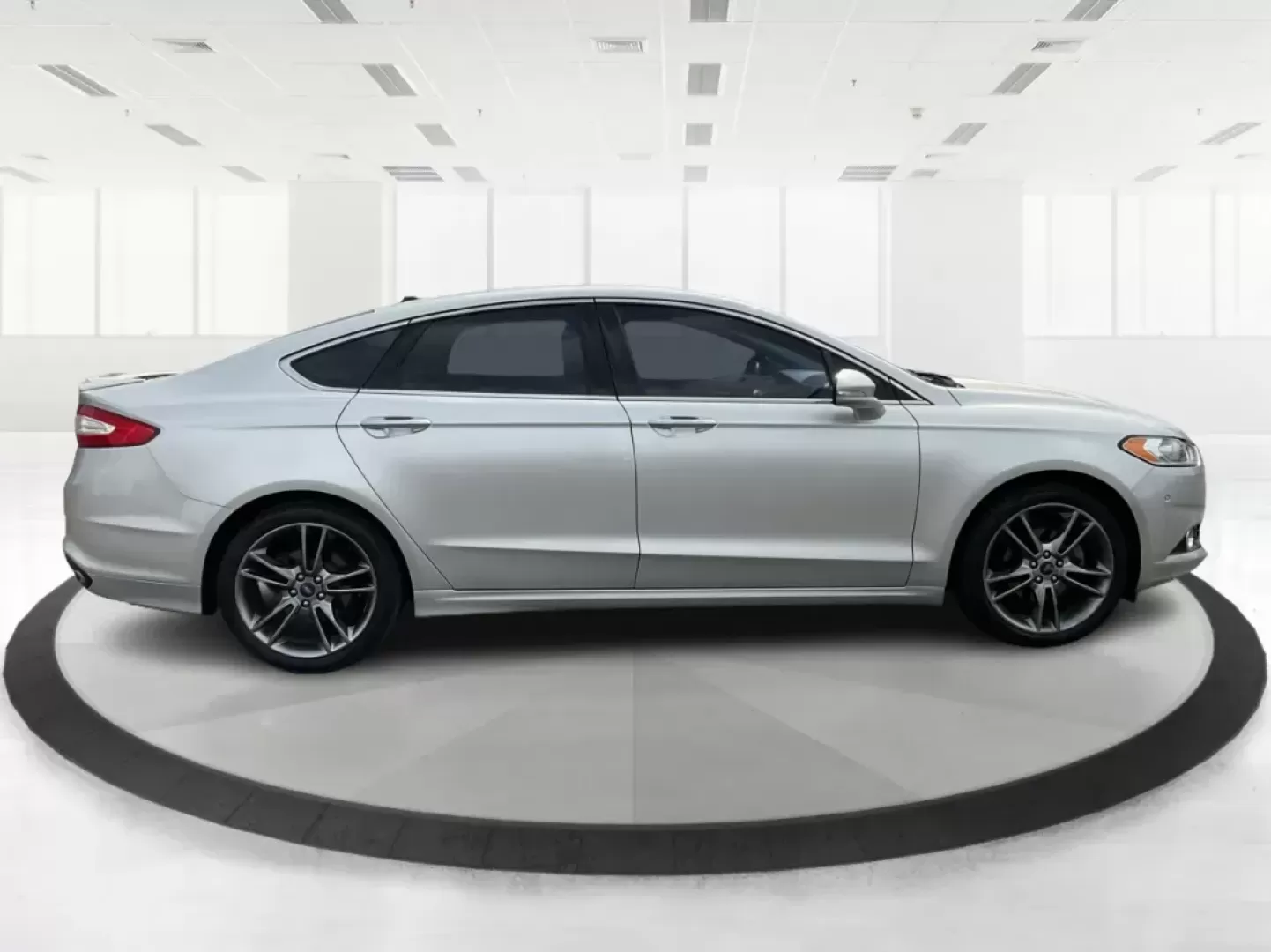 2015 Ford Fusion Titanium (3FA6P0K96FR) with an EcoBoost 2L I-4 gasoline direct injection engine, located at 401 Woodman Dr, Riverside, OH, 45431, (937) 908-9800, 39.760899, -84.123421 - Photo#1