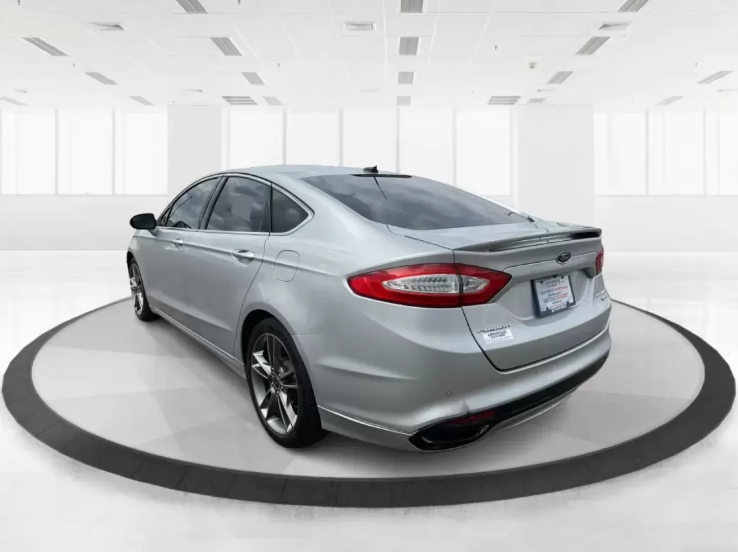 2015 Ford Fusion Titanium (3FA6P0K96FR) with an EcoBoost 2L I-4 gasoline direct injection engine, located at 401 Woodman Dr, Riverside, OH, 45431, (937) 908-9800, 39.760899, -84.123421 - Photo#5