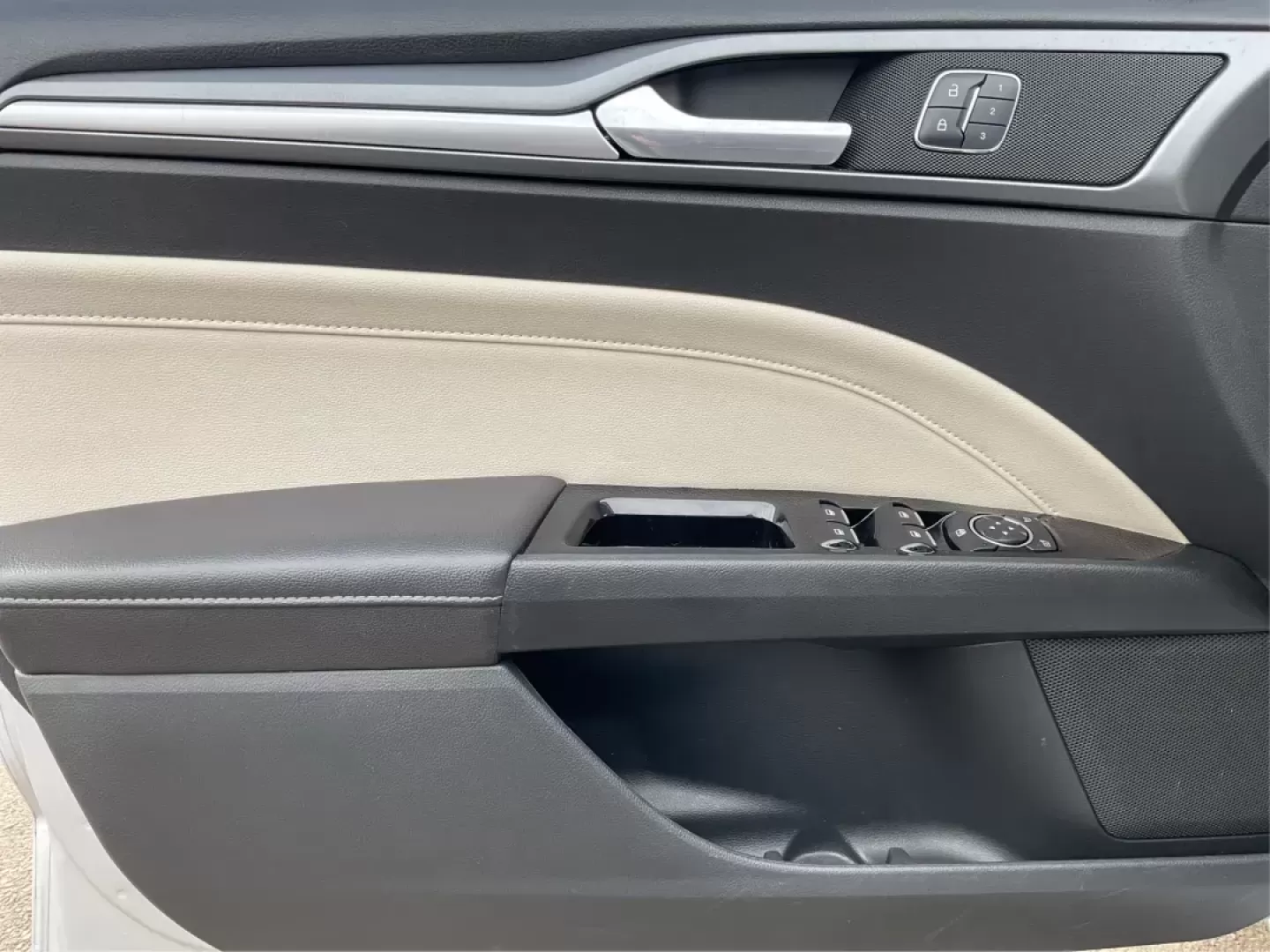 2015 Ford Fusion Titanium (3FA6P0K96FR) with an EcoBoost 2L I-4 gasoline direct injection engine, located at 401 Woodman Dr, Riverside, OH, 45431, (937) 908-9800, 39.760899, -84.123421 - Photo#19