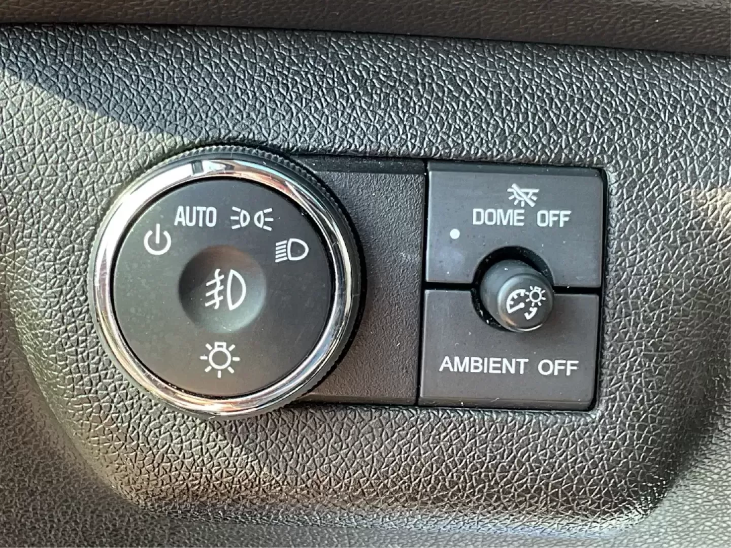 2015 GMC Acadia Denali (1GKKVTKD9FJ) with an 3.6L V-6 gasoline direct injection engine, located at 1951 S Dayton Lakeview Rd., New Carlisle, OH, 45344, (937) 908-9800, 39.890999, -84.050255 - Photo#16