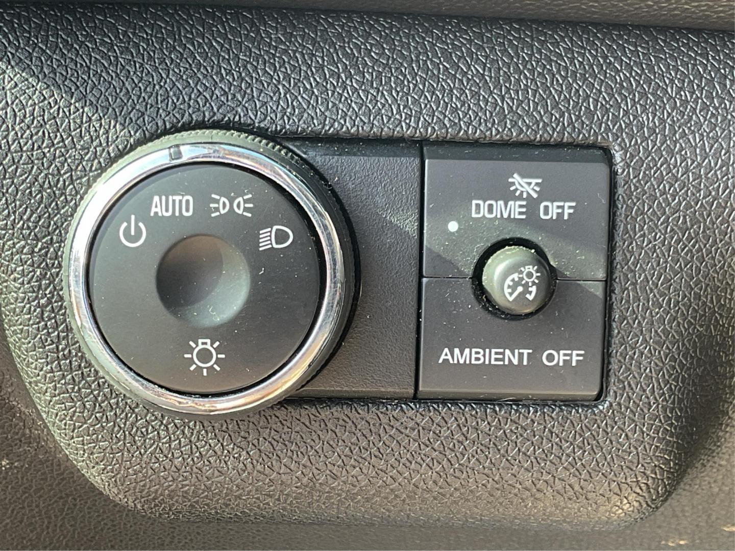 2015 Quicksilver Metallic GMC Acadia SLE-2 AWD (1GKKVPKD4FJ) with an 3.6L V6 DOHC 24V engine, 6-Speed Automatic transmission, located at 1951 S Dayton Lakeview Rd., New Carlisle, OH, 45344, (937) 908-9800, 39.890999, -84.050255 - Photo#15