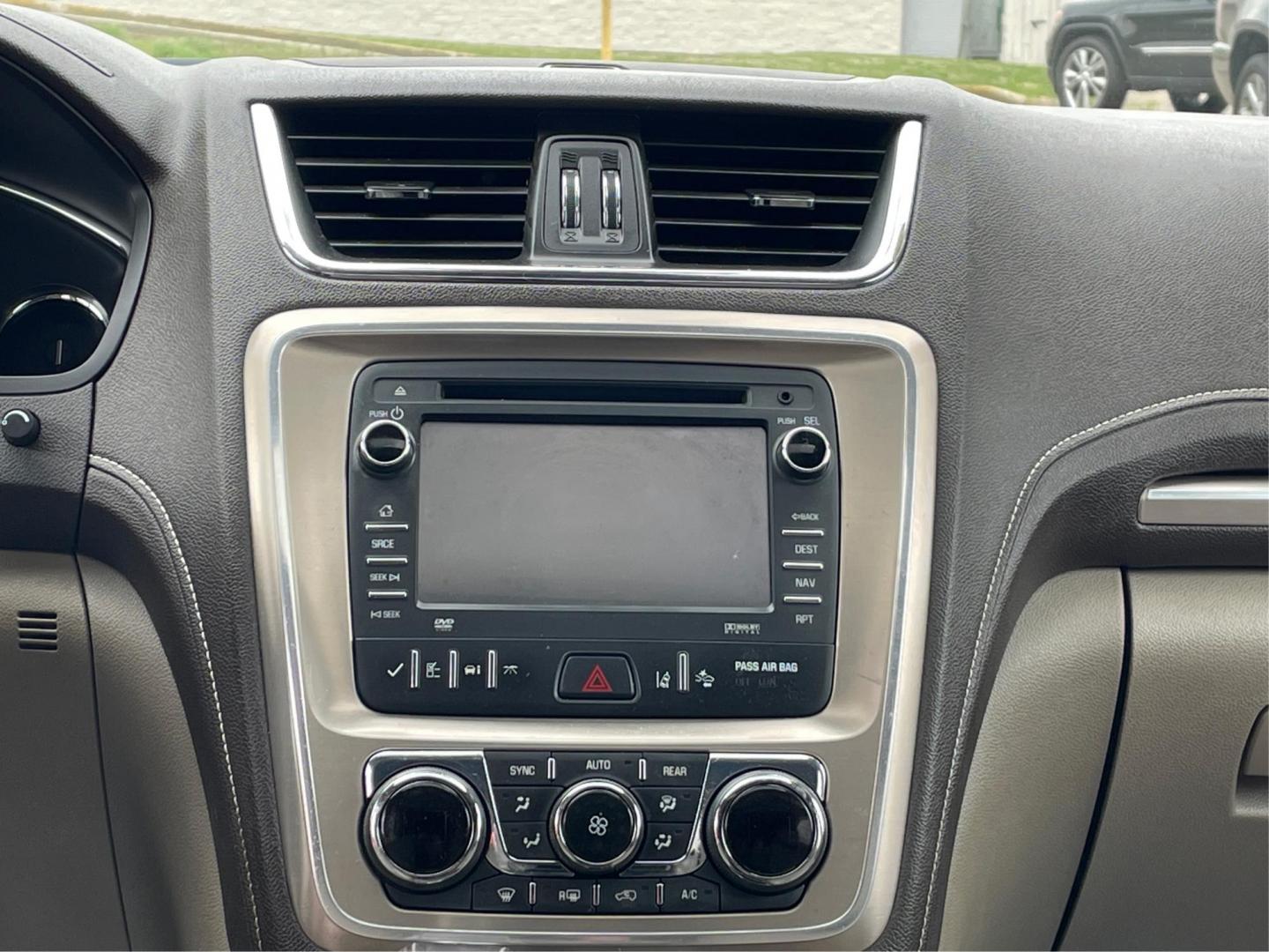 2015 GMC Acadia Denali (1GKKVTKD9FJ) with an 3.6L V-6 gasoline direct injection engine, located at 8750 N County Rd 25A, Piqua, OH, 45356, (937) 908-9800, 40.164391, -84.232513 - Photo#12