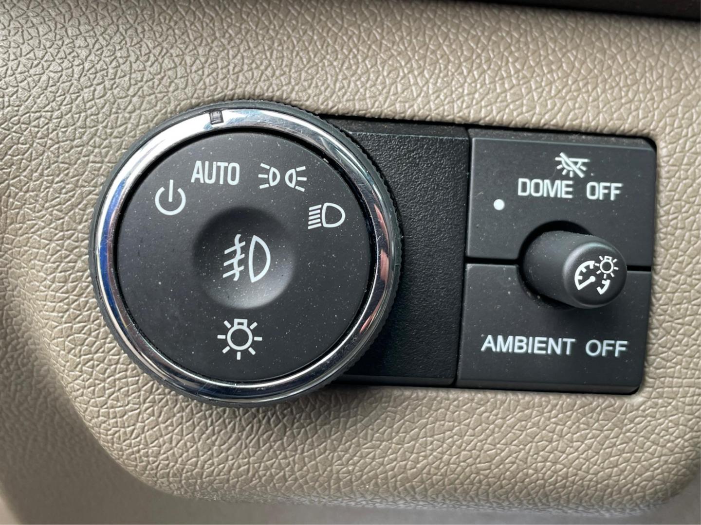 2015 GMC Acadia Denali (1GKKVTKD9FJ) with an 3.6L V-6 gasoline direct injection engine, located at 8750 N County Rd 25A, Piqua, OH, 45356, (937) 908-9800, 40.164391, -84.232513 - Photo#16
