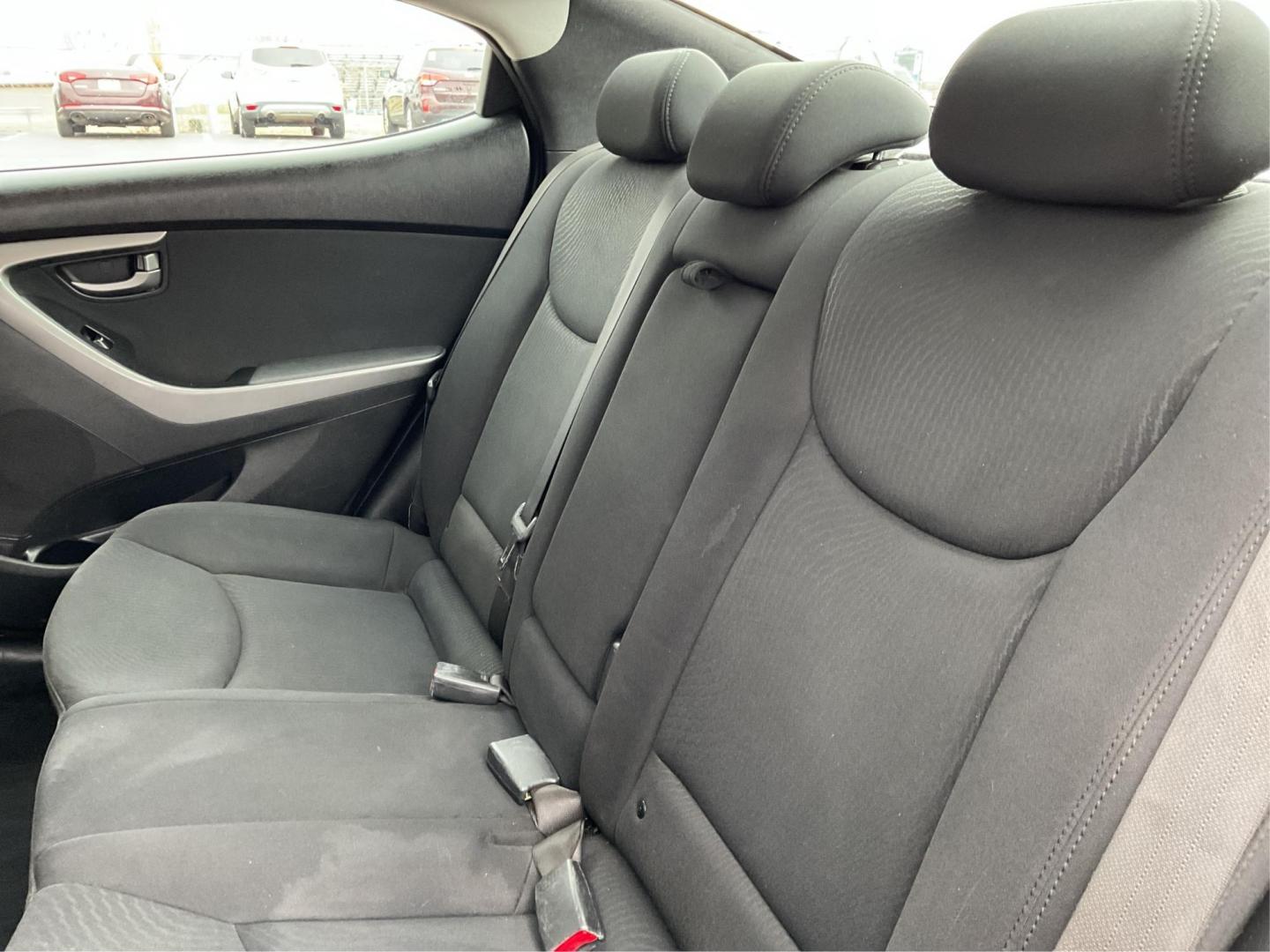 2015 Hyundai Elantra SE 6AT (KMHDH4AE0FU) with an 1.8L L4 DOHC 16V engine, 6-Speed Automatic transmission, located at 880 E. National Road, Vandalia, OH, 45377, (937) 908-9800, 39.891918, -84.183594 - Photo#9