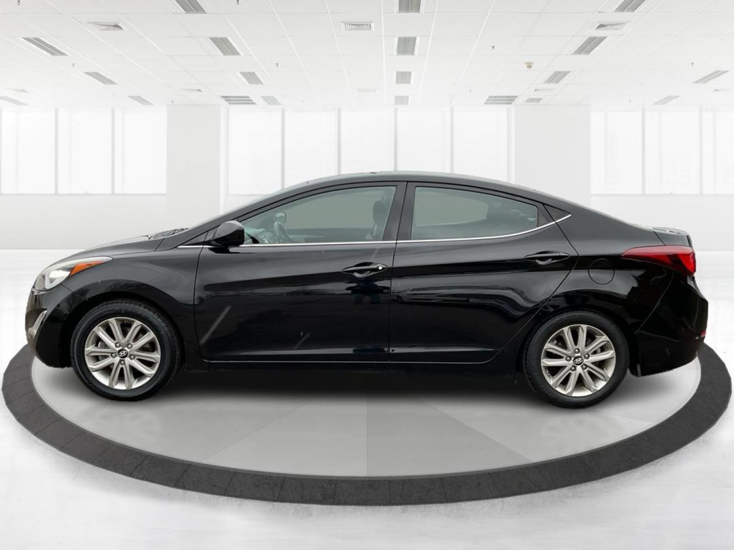 2015 Hyundai Elantra SE 6AT (KMHDH4AE0FU) with an 1.8L L4 DOHC 16V engine, 6-Speed Automatic transmission, located at 880 E. National Road, Vandalia, OH, 45377, (937) 908-9800, 39.891918, -84.183594 - Photo#5