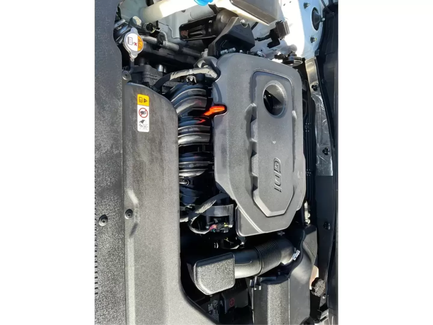2015 Hyundai Sonata SE (5NPE24AF9FH) with an 2.4L I-4 gasoline direct injection engine, located at 1184 Kauffman Ave, Fairborn, OH, 45324, (937) 908-9800, 39.807072, -84.030914 - Photo#10