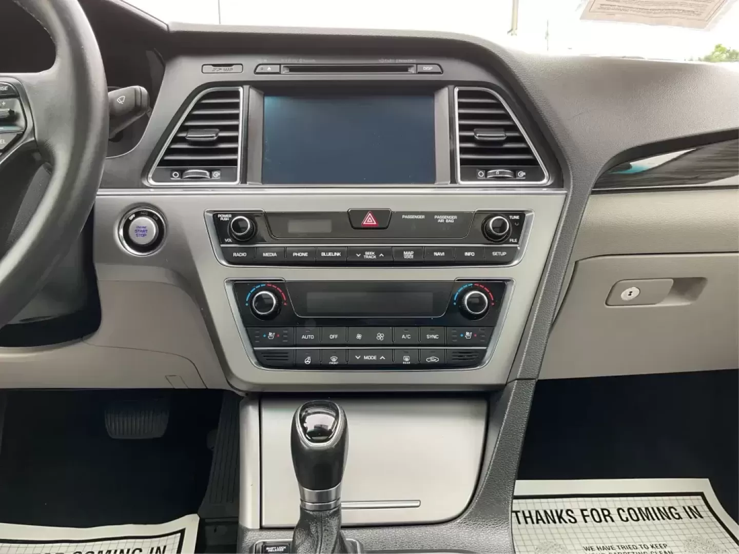 2015 Hyundai Sonata Limited (5NPE34AF5FH) with an 2.4L I-4 gasoline direct injection engine, located at 4508 South Dixie Dr, Moraine, OH, 45439, (937) 908-9800, 39.689976, -84.218452 - Photo#12
