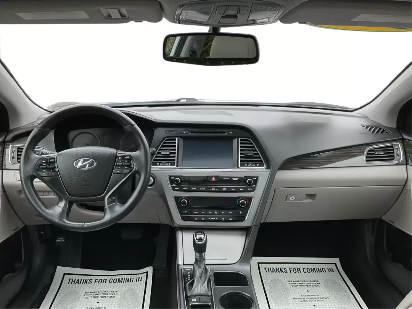2015 Hyundai Sonata Limited (5NPE34AF5FH) with an 2.4L I-4 gasoline direct injection engine, located at 4508 South Dixie Dr, Moraine, OH, 45439, (937) 908-9800, 39.689976, -84.218452 - Photo#19