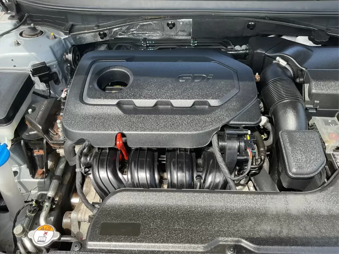 2015 Hyundai Sonata SE (5NPE24AF4FH) with an 2.4L I-4 gasoline direct injection engine, located at 4508 South Dixie Dr, Moraine, OH, 45439, (937) 908-9800, 39.689976, -84.218452 - Photo#10