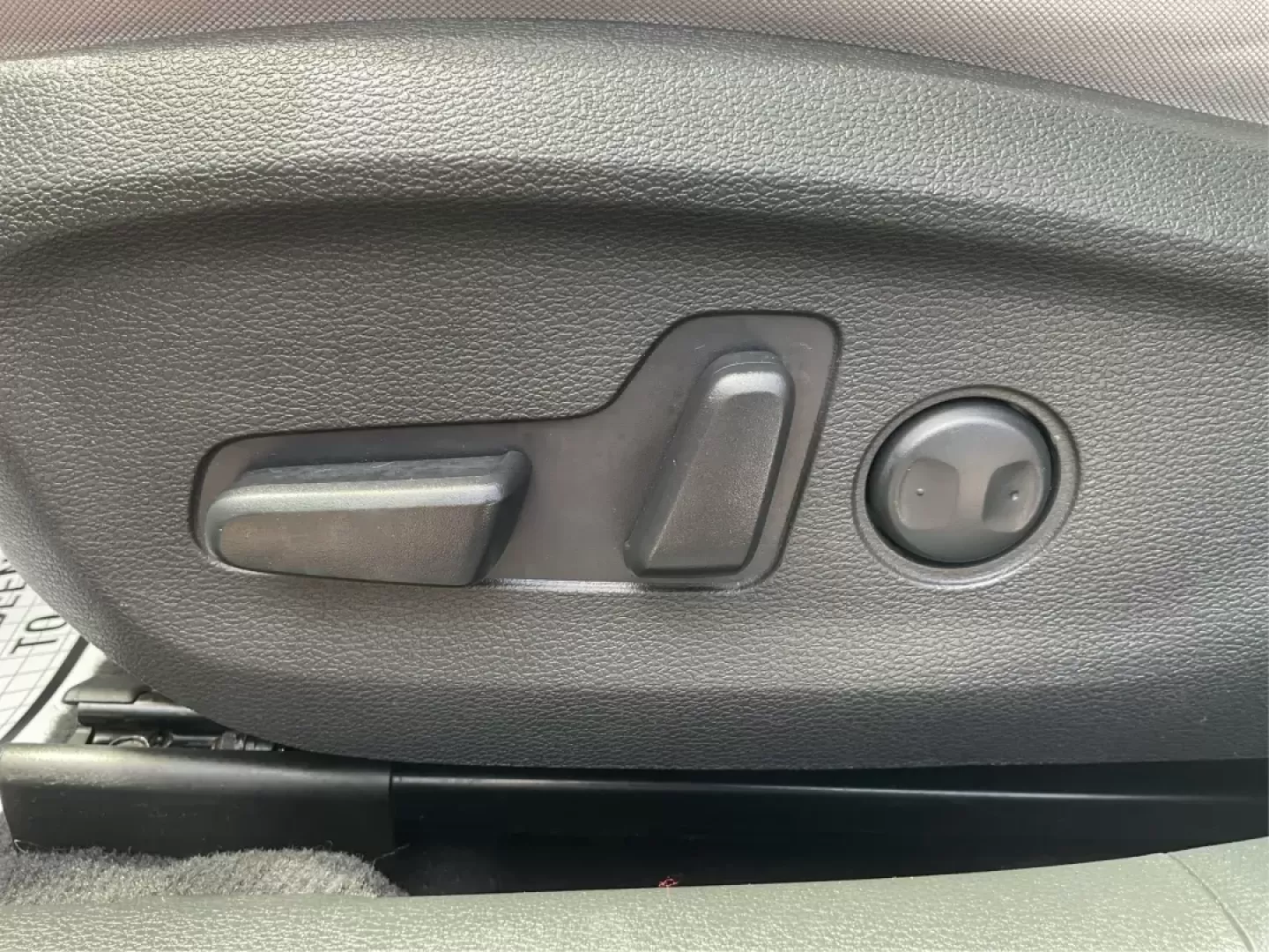 2015 Hyundai Sonata SE (5NPE24AF4FH) with an 2.4L I-4 gasoline direct injection engine, located at 4508 South Dixie Dr, Moraine, OH, 45439, (937) 908-9800, 39.689976, -84.218452 - Photo#16