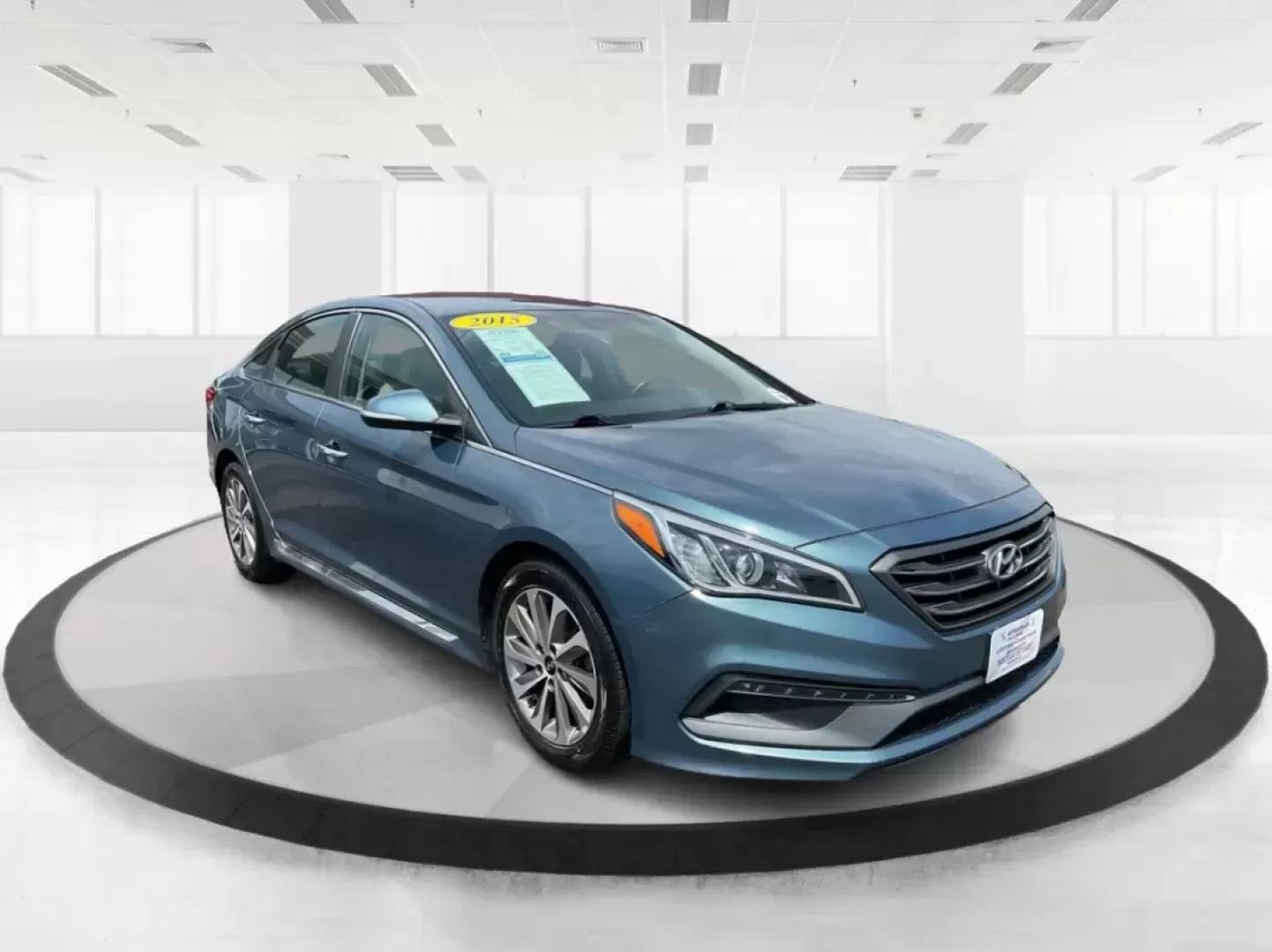 2015 Hyundai Sonata Sport (5NPE34AF2FH) with an 2.4L I-4 gasoline direct injection engine, located at 401 Woodman Dr, Riverside, OH, 45431, (937) 908-9800, 39.760899, -84.123421 - Photo#0