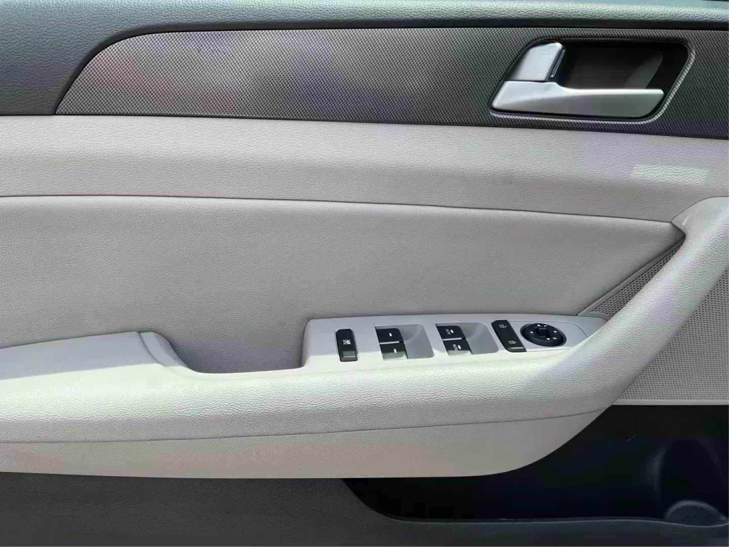 2015 Hyundai Sonata Sport (5NPE34AF2FH) with an 2.4L I-4 gasoline direct injection engine, located at 401 Woodman Dr, Riverside, OH, 45431, (937) 908-9800, 39.760899, -84.123421 - Photo#17
