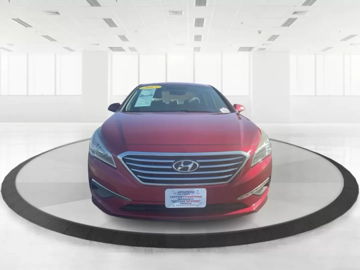 2015 Hyundai Sonata SE (5NPE24AFXFH) with an 2.4L I-4 gasoline direct injection engine, located at 1099 N County Rd 25A , Troy, OH, 45373, (937) 908-9800, 40.057079, -84.212883 - Photo#7