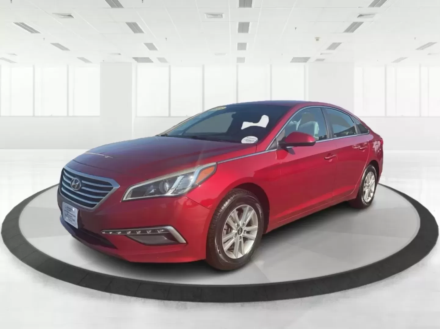 2015 Hyundai Sonata SE (5NPE24AFXFH) with an 2.4L I-4 gasoline direct injection engine, located at 1099 N County Rd 25A , Troy, OH, 45373, (937) 908-9800, 40.057079, -84.212883 - Photo#8