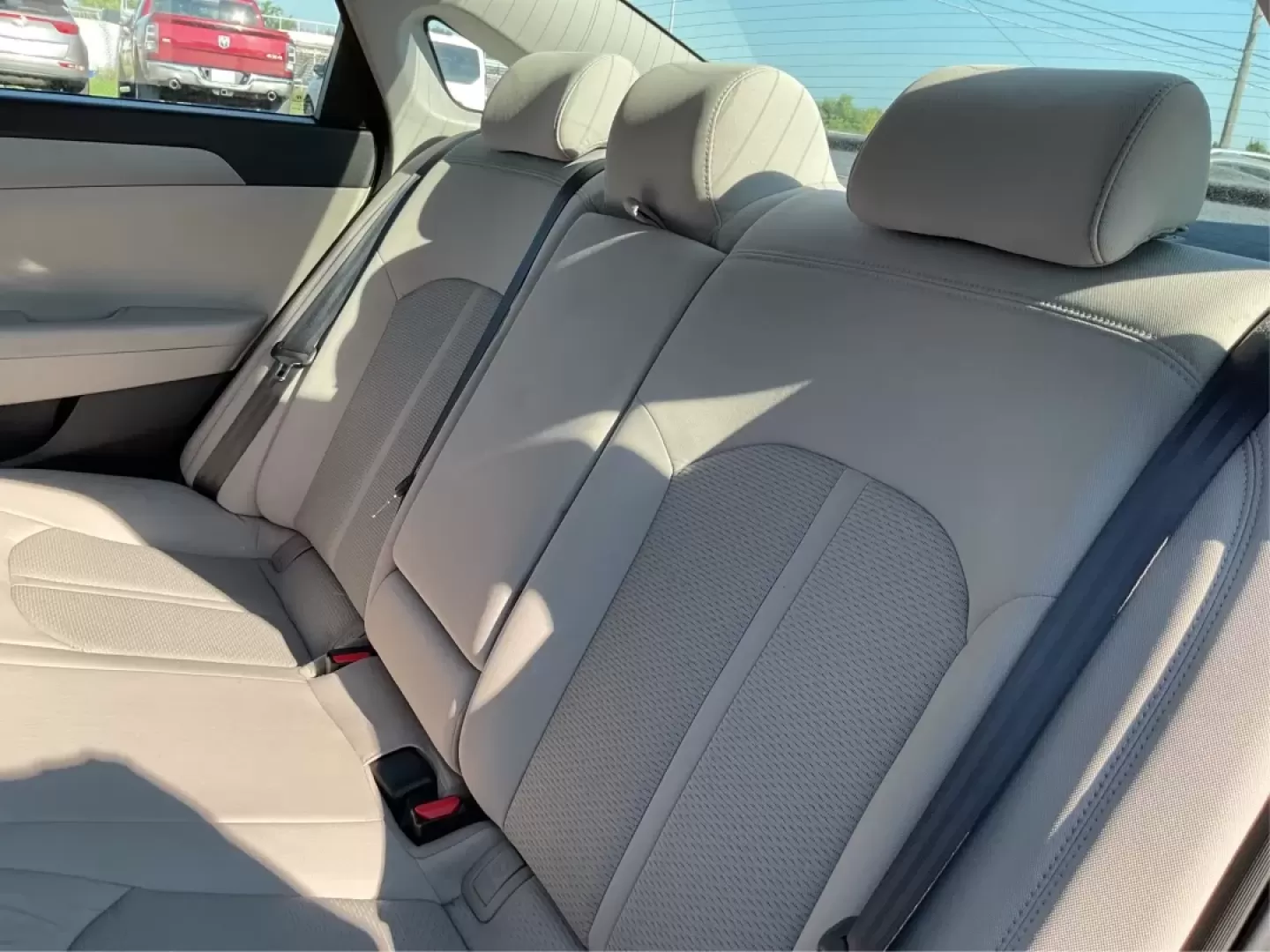 2015 Hyundai Sonata SE (5NPE24AFXFH) with an 2.4L I-4 gasoline direct injection engine, located at 1099 N County Rd 25A , Troy, OH, 45373, (937) 908-9800, 40.057079, -84.212883 - Photo#10