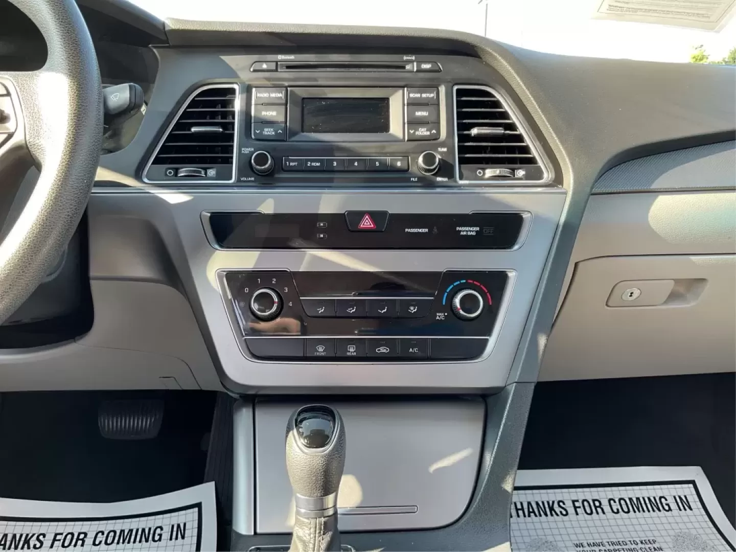 2015 Hyundai Sonata SE (5NPE24AFXFH) with an 2.4L I-4 gasoline direct injection engine, located at 1099 N County Rd 25A , Troy, OH, 45373, (937) 908-9800, 40.057079, -84.212883 - Photo#13