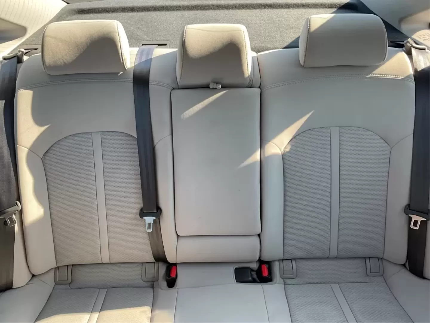 2015 Hyundai Sonata SE (5NPE24AFXFH) with an 2.4L I-4 gasoline direct injection engine, located at 1099 N County Rd 25A , Troy, OH, 45373, (937) 908-9800, 40.057079, -84.212883 - Photo#14
