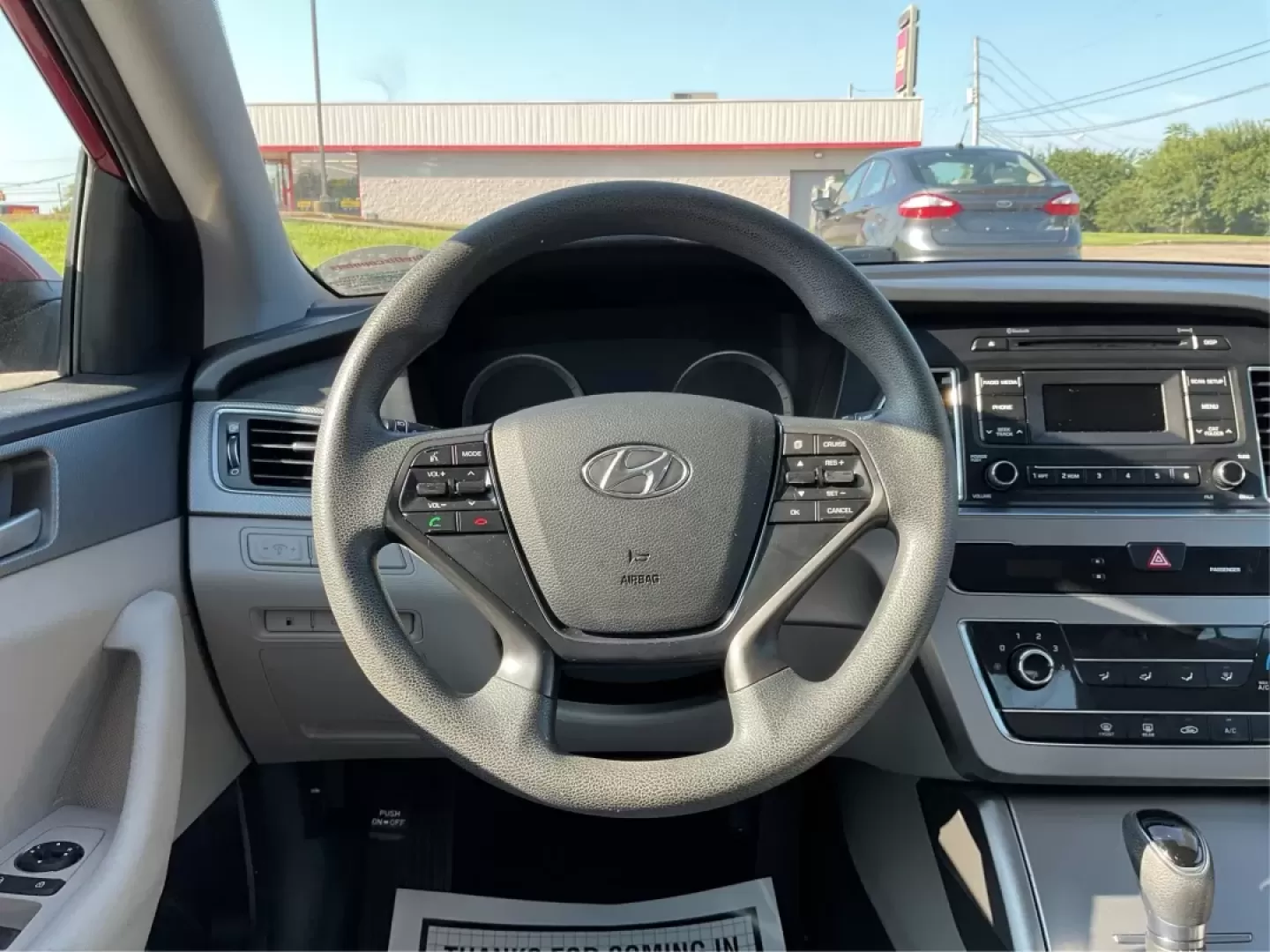 2015 Hyundai Sonata SE (5NPE24AFXFH) with an 2.4L I-4 gasoline direct injection engine, located at 1099 N County Rd 25A , Troy, OH, 45373, (937) 908-9800, 40.057079, -84.212883 - Photo#16