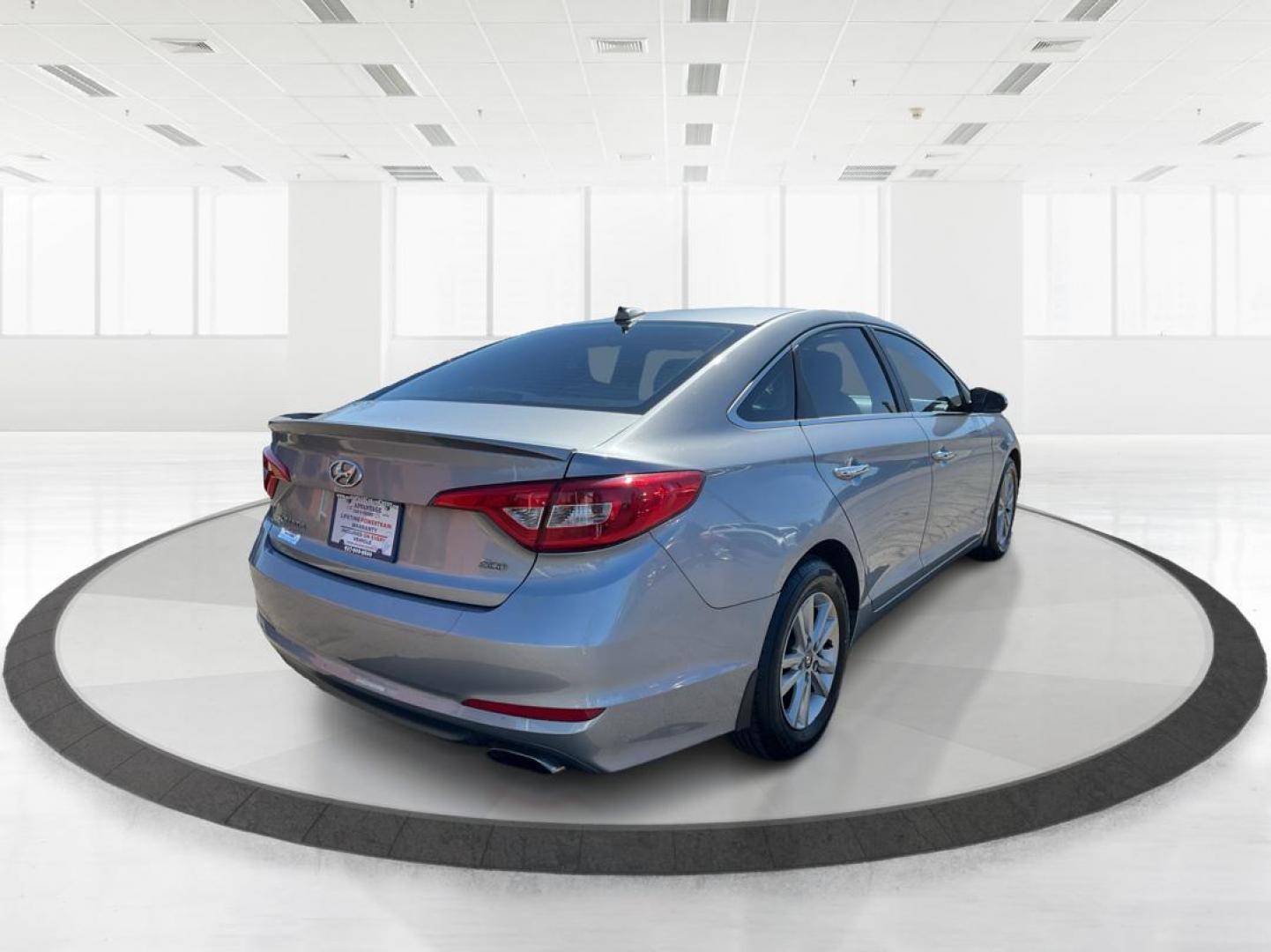 2015 Hyundai Sonata ECO (5NPE24AA3FH) with an 1.6L I-4 gasoline direct injection engine, located at 4508 South Dixie Dr, Moraine, OH, 45439, (937) 908-9800, 39.689976, -84.218452 - Photo#2