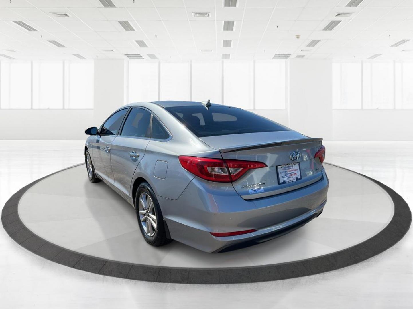2015 Hyundai Sonata ECO (5NPE24AA3FH) with an 1.6L I-4 gasoline direct injection engine, located at 4508 South Dixie Dr, Moraine, OH, 45439, (937) 908-9800, 39.689976, -84.218452 - Photo#4