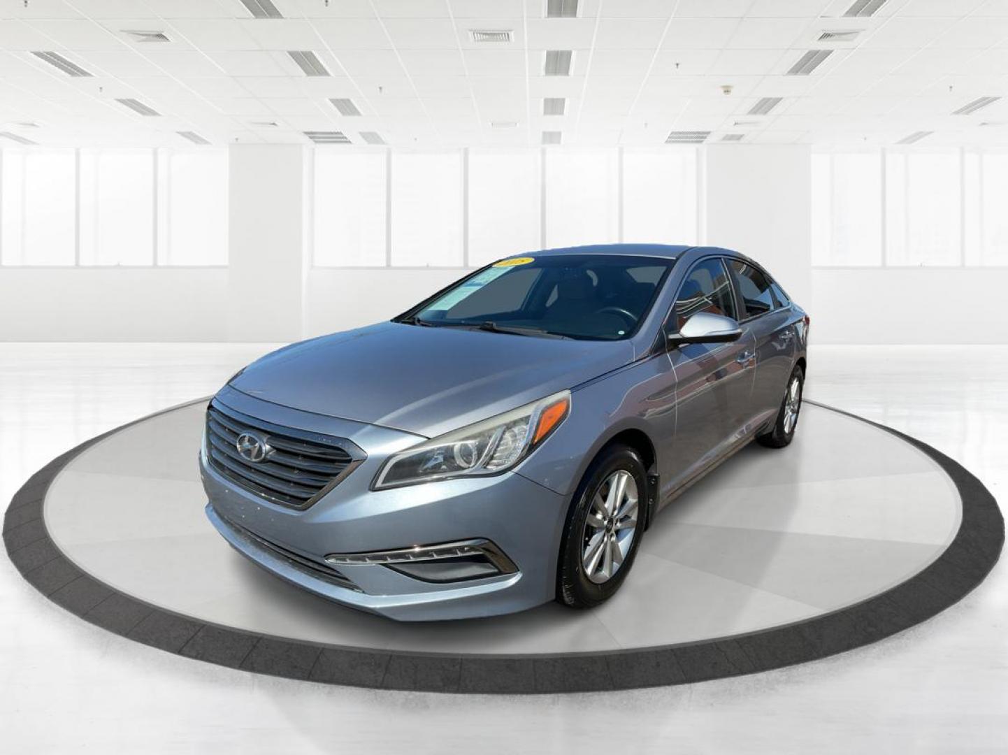 2015 Hyundai Sonata ECO (5NPE24AA3FH) with an 1.6L I-4 gasoline direct injection engine, located at 4508 South Dixie Dr, Moraine, OH, 45439, (937) 908-9800, 39.689976, -84.218452 - Photo#7