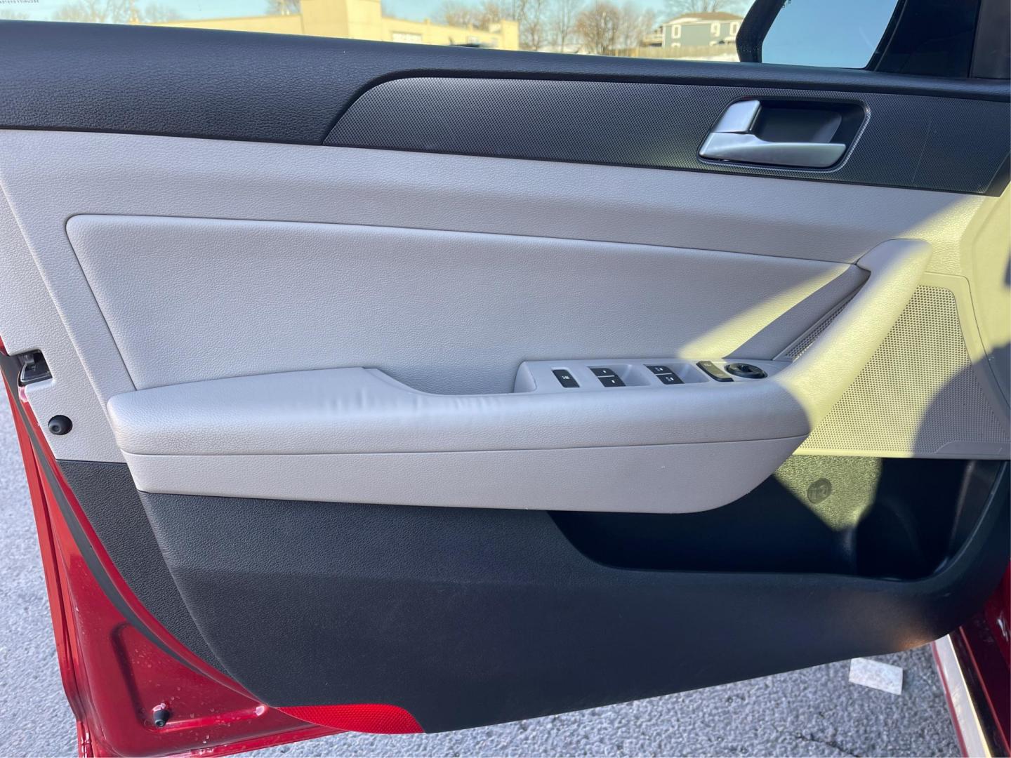 2015 Hyundai Sonata Sport (5NPE34AF6FH) with an 2.4L L4 DOHC 16V engine, 6-Speed Automatic transmission, located at 1951 S Dayton Lakeview Rd., New Carlisle, OH, 45344, (937) 908-9800, 39.890999, -84.050255 - Photo#17
