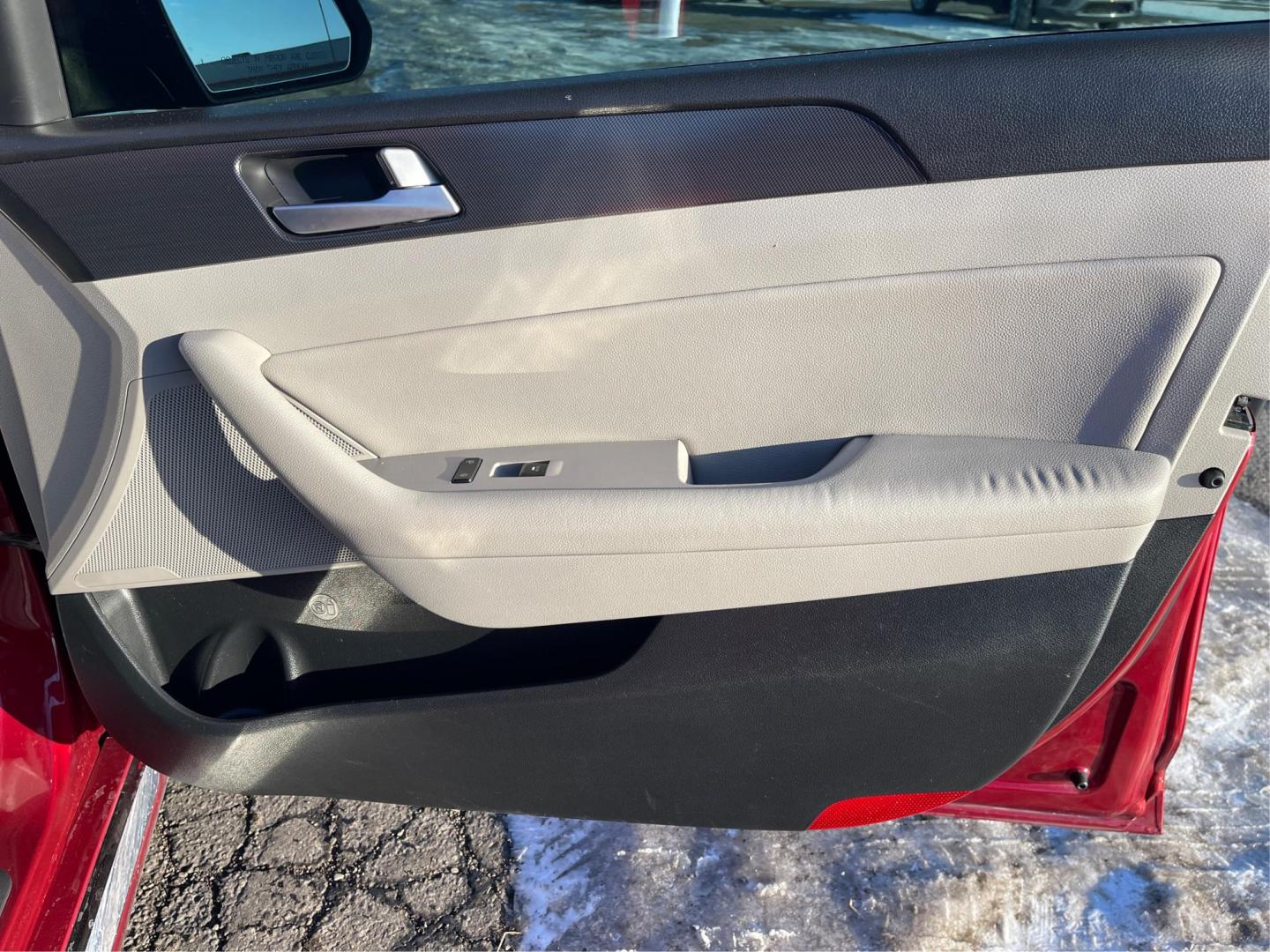 2015 Hyundai Sonata Sport (5NPE34AF6FH) with an 2.4L L4 DOHC 16V engine, 6-Speed Automatic transmission, located at 1951 S Dayton Lakeview Rd., New Carlisle, OH, 45344, (937) 908-9800, 39.890999, -84.050255 - Photo#18