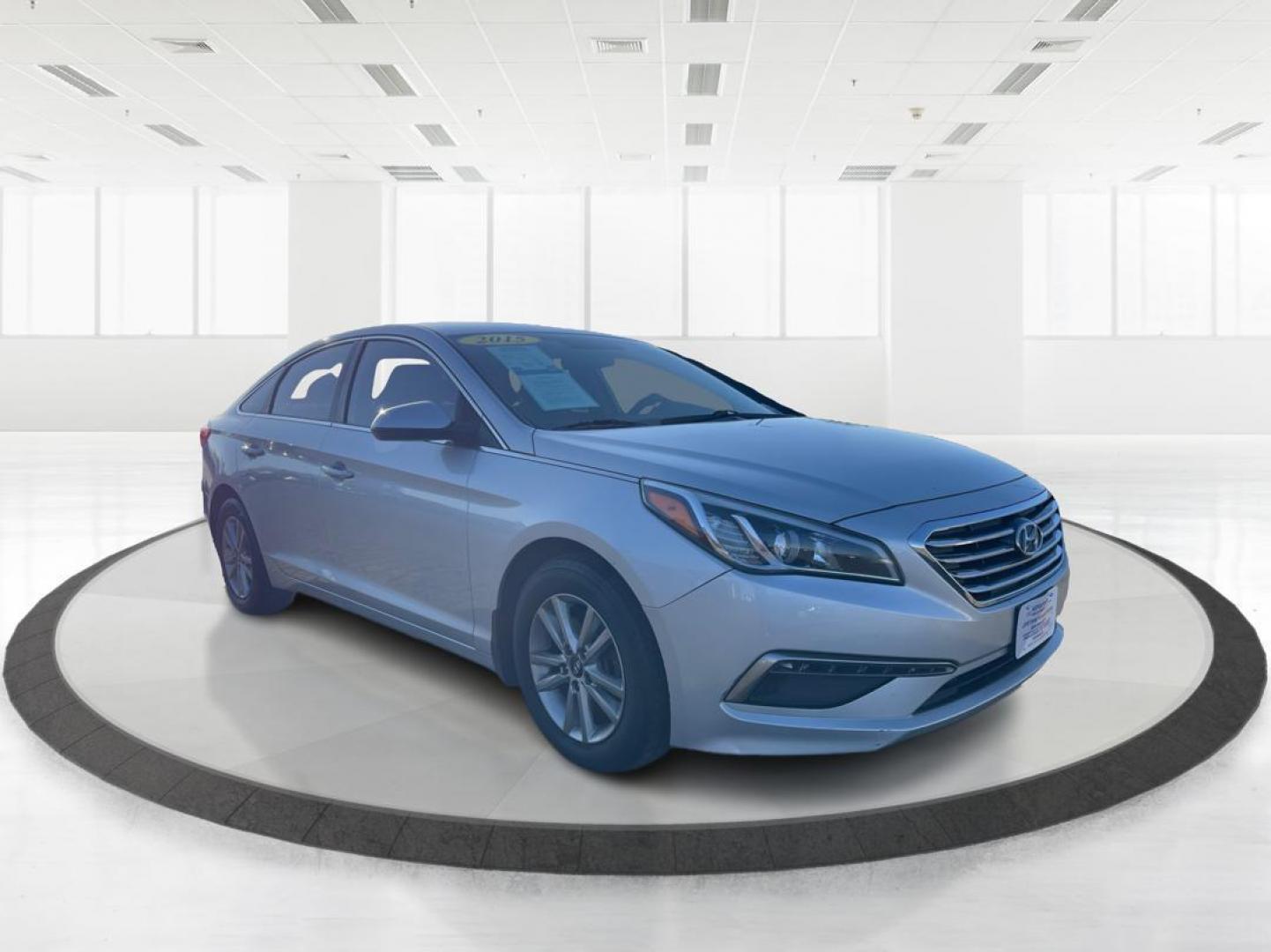 2015 Hyundai Sonata SE (5NPE24AFXFH) with an 2.4L L4 DOHC 16V engine, 7-Speed Automatic transmission, located at 880 E. National Road, Vandalia, OH, 45377, (937) 908-9800, 39.891918, -84.183594 - Photo#0