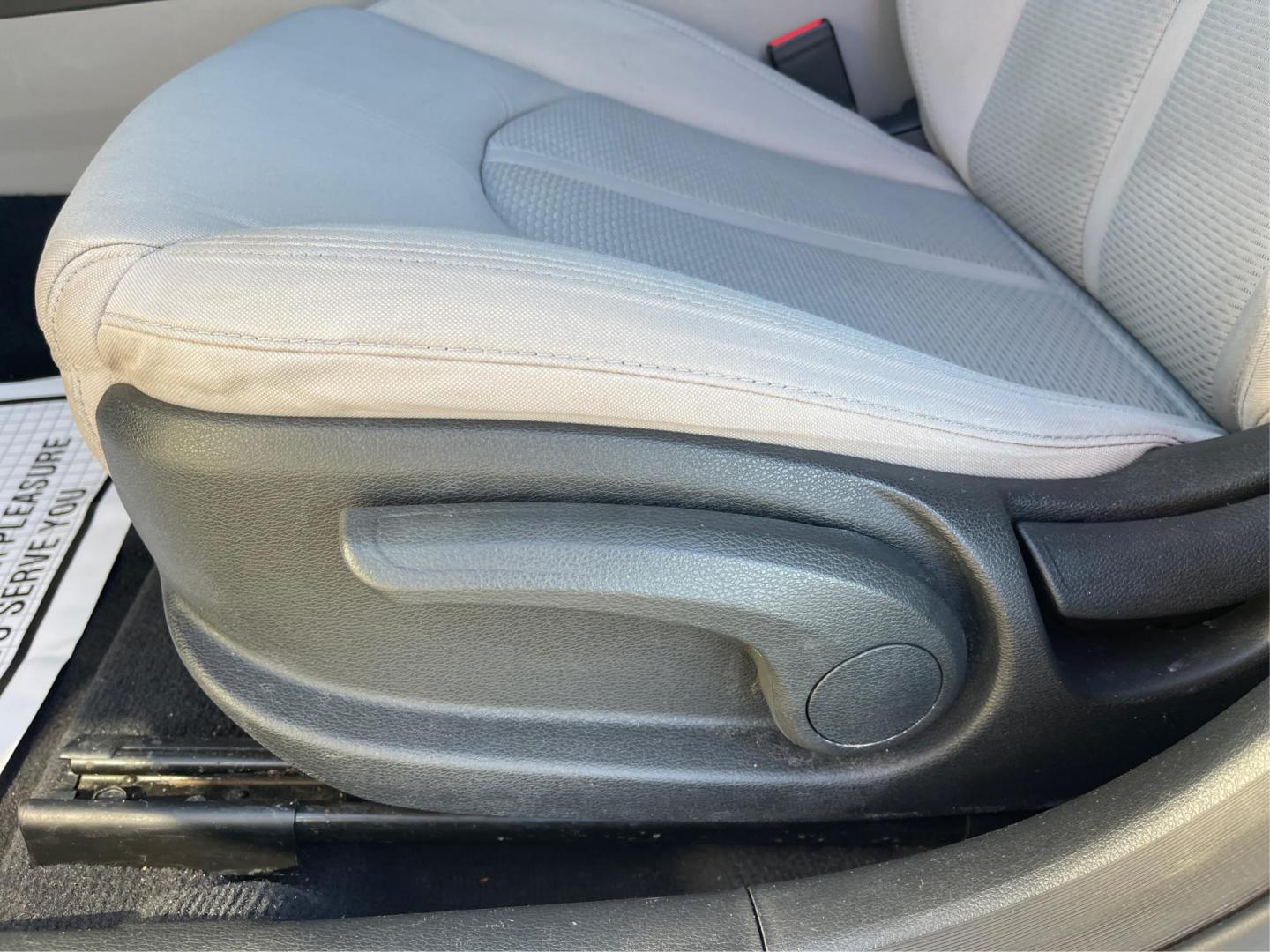 2015 Hyundai Sonata SE (5NPE24AFXFH) with an 2.4L L4 DOHC 16V engine, 7-Speed Automatic transmission, located at 880 E. National Road, Vandalia, OH, 45377, (937) 908-9800, 39.891918, -84.183594 - Photo#16