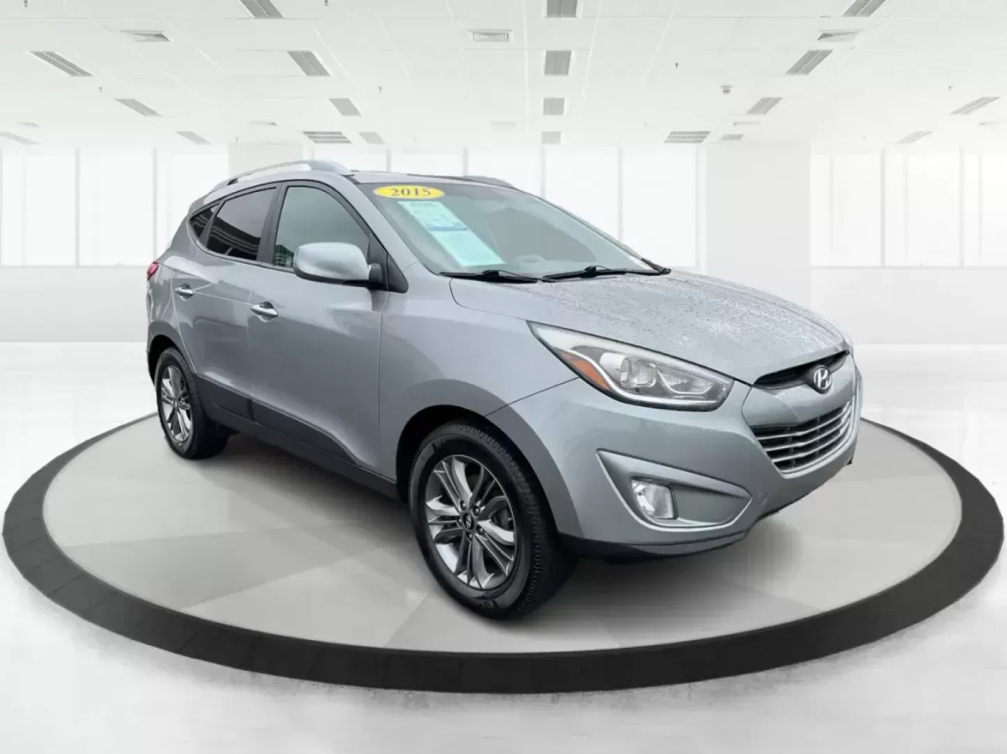 2015 Hyundai Tucson SE (KM8JUCAG2FU) with an Theta II 2.4L I-4 gasoline direct injection engine, located at 880 E. National Road, Vandalia, OH, 45377, (937) 908-9800, 39.891918, -84.183594 - Photo#0