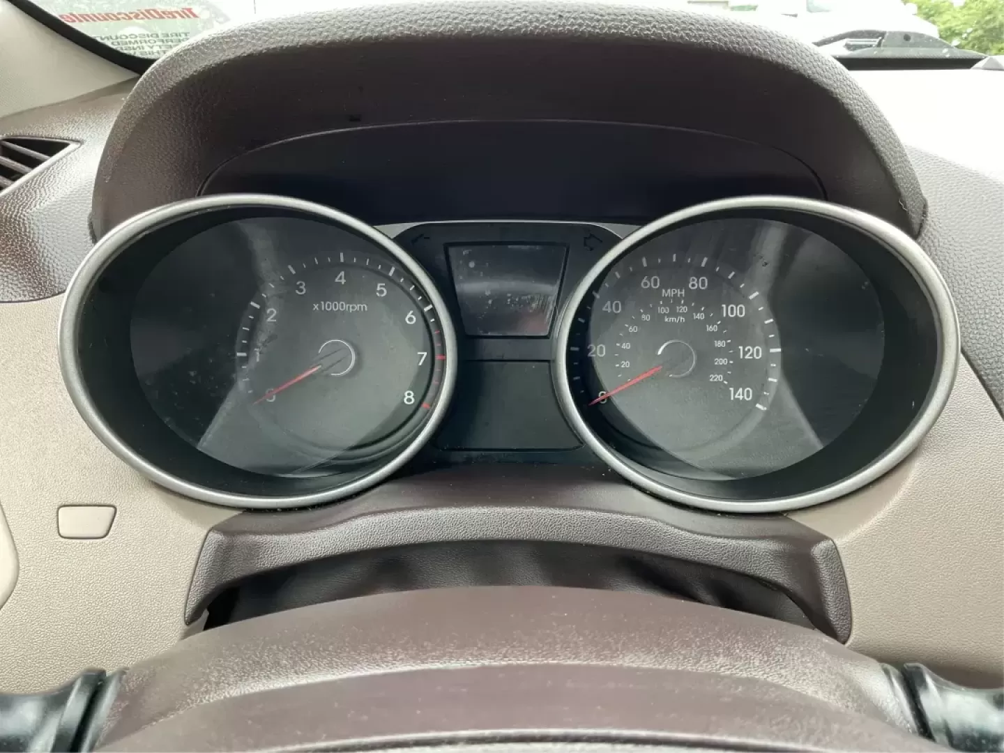 2015 Hyundai Tucson SE (KM8JUCAG2FU) with an Theta II 2.4L I-4 gasoline direct injection engine, located at 880 E. National Road, Vandalia, OH, 45377, (937) 908-9800, 39.891918, -84.183594 - Photo#14