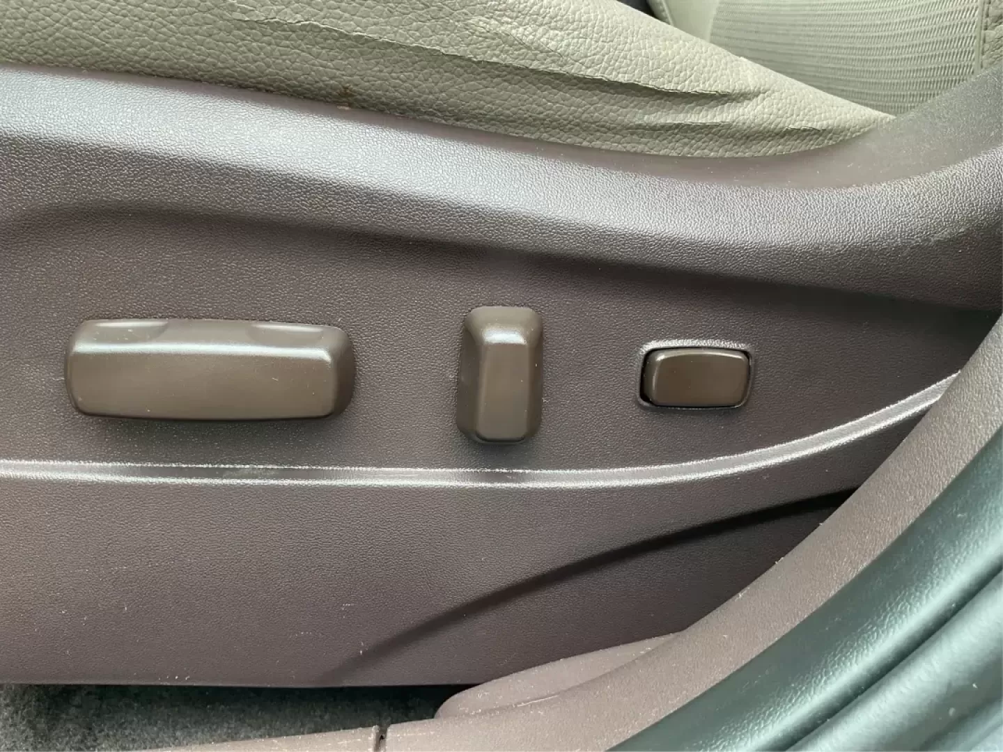 2015 Hyundai Tucson SE (KM8JUCAG2FU) with an Theta II 2.4L I-4 gasoline direct injection engine, located at 880 E. National Road, Vandalia, OH, 45377, (937) 908-9800, 39.891918, -84.183594 - Photo#16