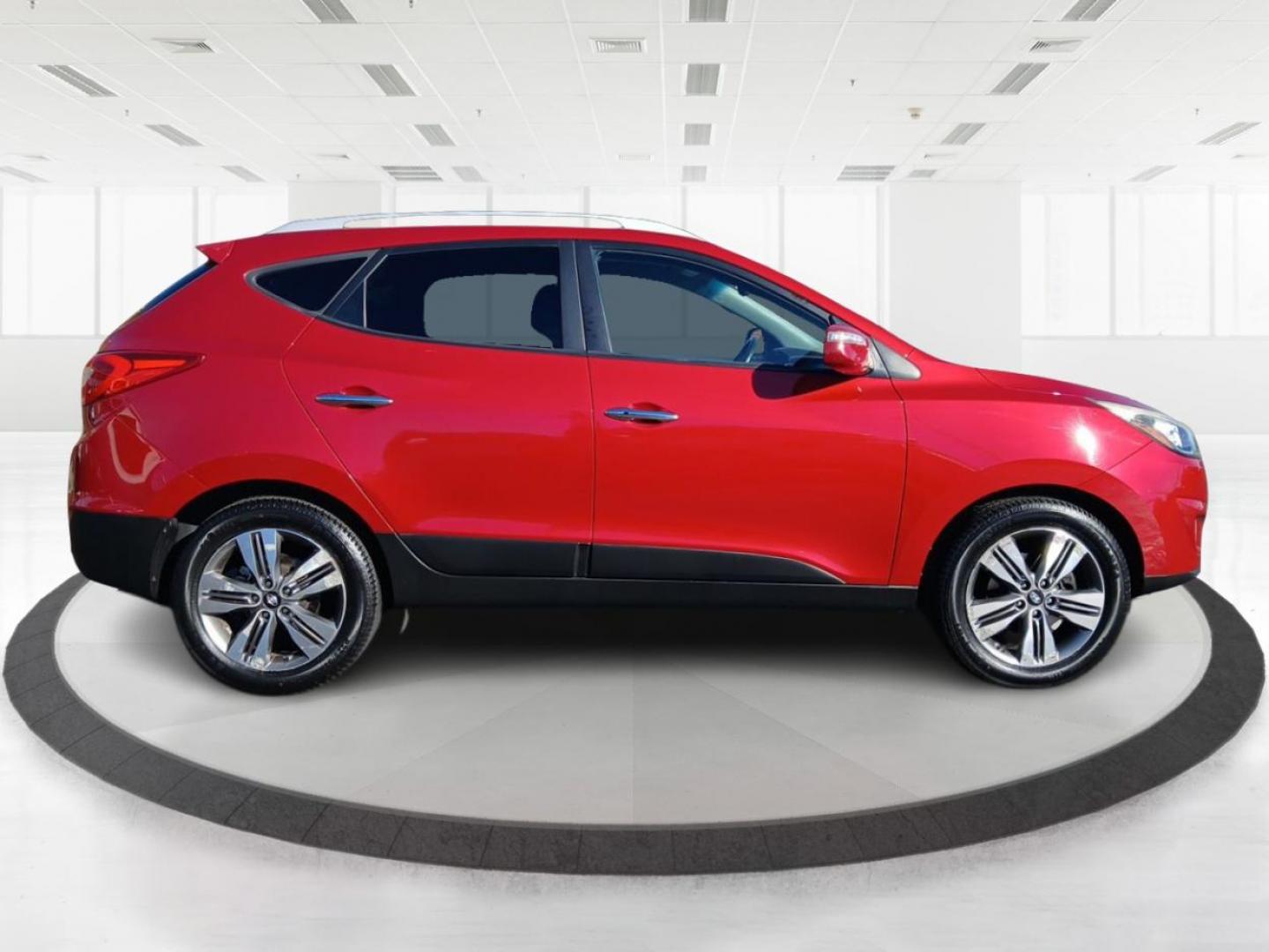 2015 Hyundai Tucson Limited AWD (KM8JUCAG4FU) with an 2.4L L4 DOHC 16V engine, 6-Speed Automatic transmission, located at 1230 East Main St, Xenia, OH, 45385, (937) 908-9800, 39.688026, -83.910172 - Photo#1