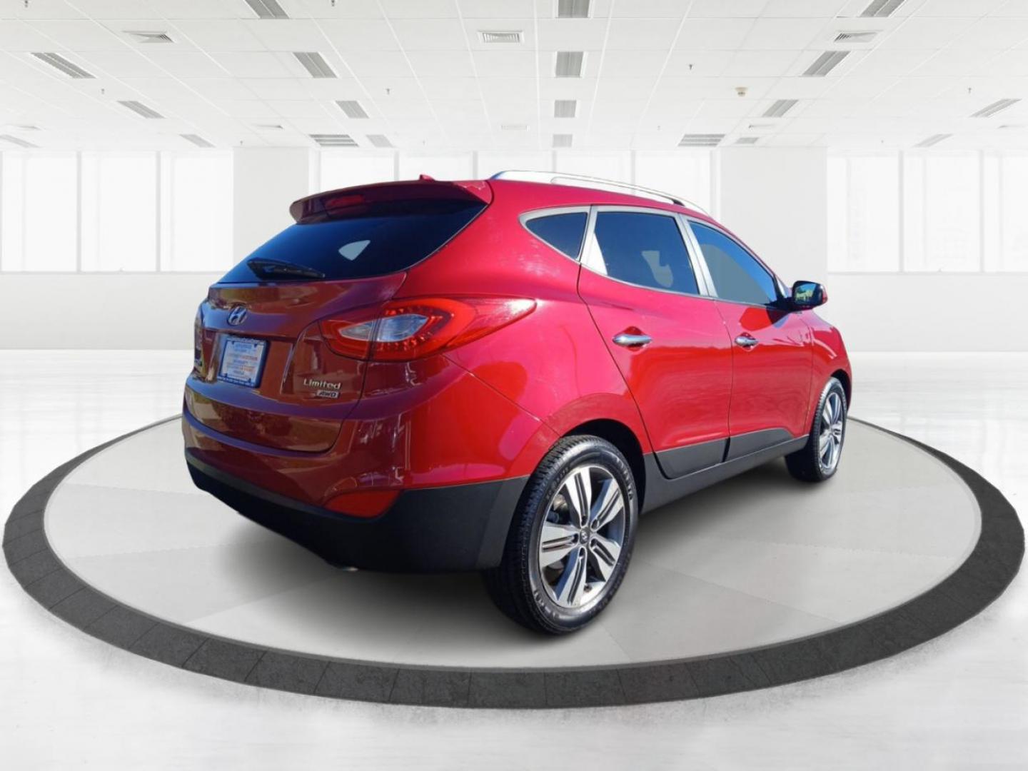 2015 Hyundai Tucson Limited AWD (KM8JUCAG4FU) with an 2.4L L4 DOHC 16V engine, 6-Speed Automatic transmission, located at 1230 East Main St, Xenia, OH, 45385, (937) 908-9800, 39.688026, -83.910172 - Photo#2