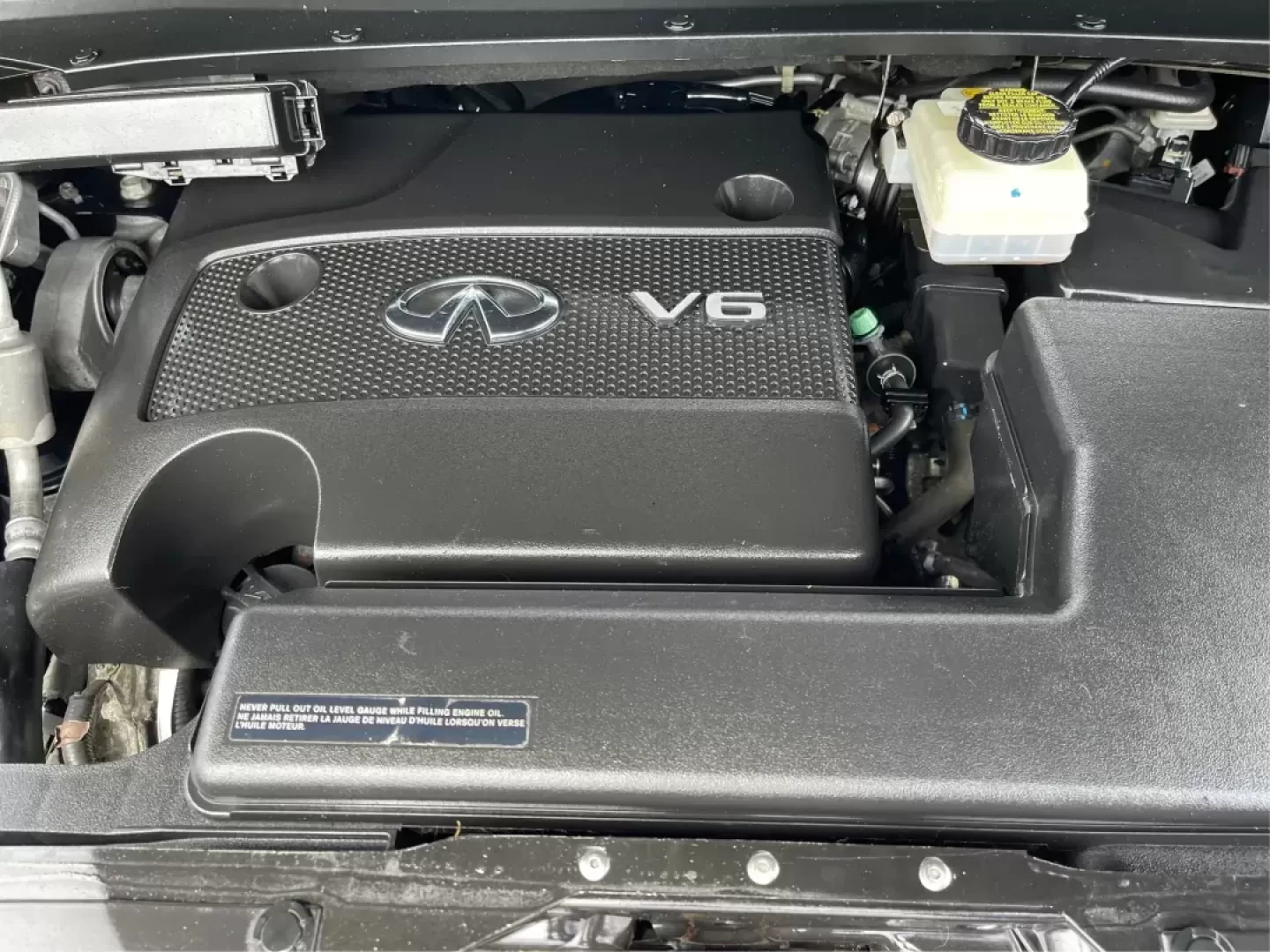 2015 Infiniti QX60 Base (5N1AL0MM9FC) with an Other engine, located at 4508 South Dixie Dr, Moraine, OH, 45439, (937) 908-9800, 39.689976, -84.218452 - Photo#9