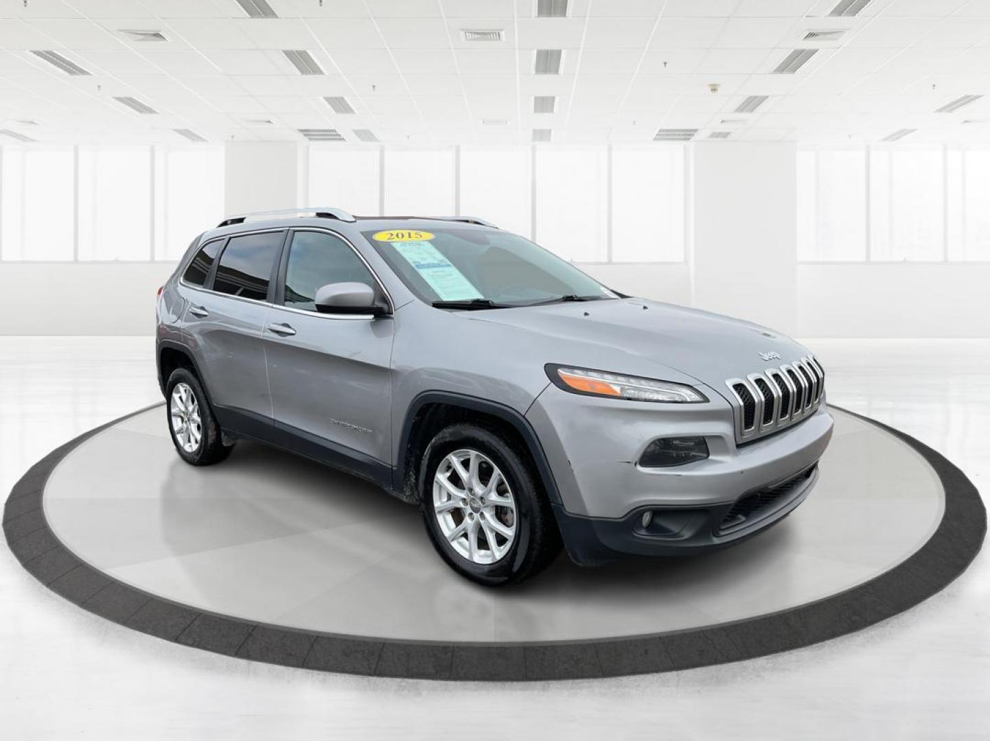 2015 Jeep Cherokee Latitude (1C4PJLCB7FW) with an MultiAir 2.4L I-4 variable valve control engine, located at 401 Woodman Dr, Riverside, OH, 45431, (937) 908-9800, 39.760899, -84.123421 - Photo#0