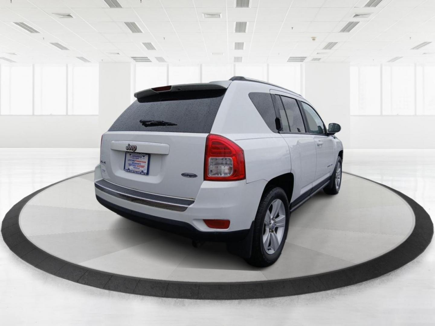 2015 Jeep Compass Latitude 4WD (1C4NJDEB2FD) with an 2.4L L4 DOHC 16V engine, 6-Speed Automatic transmission, located at 4508 South Dixie Dr, Moraine, OH, 45439, (937) 908-9800, 39.689976, -84.218452 - Photo#2