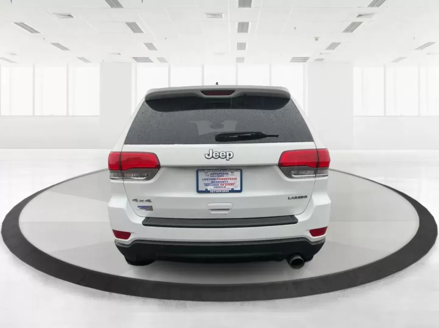2015 Jeep Grand Cherokee Laredo (1C4RJFAG7FC) with an 3.6L V-6 DOHC engine, located at 8750 N County Rd 25A, Piqua, OH, 45356, (937) 908-9800, 40.164391, -84.232513 - Photo#3