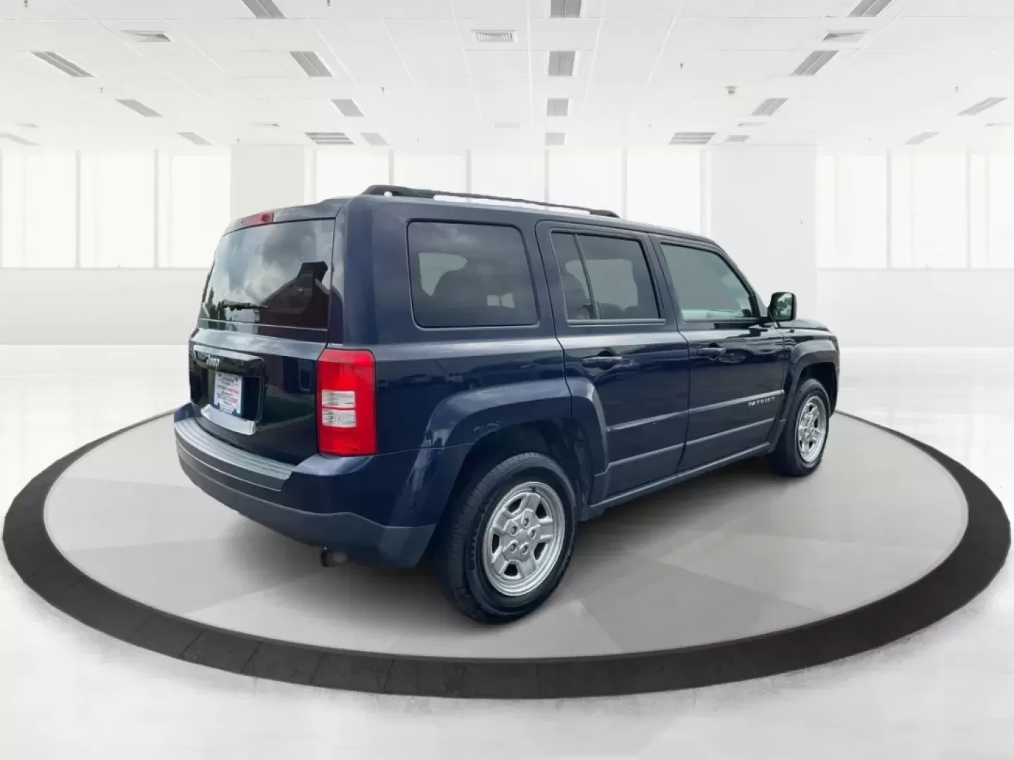 2015 Jeep Patriot Sport 2WD (1C4NJPBAXFD) with an 2.0L L4 DOHC 16V engine, located at 8750 N County Rd 25A, Piqua, OH, 45356, (937) 908-9800, 40.164391, -84.232513 - Photo#2