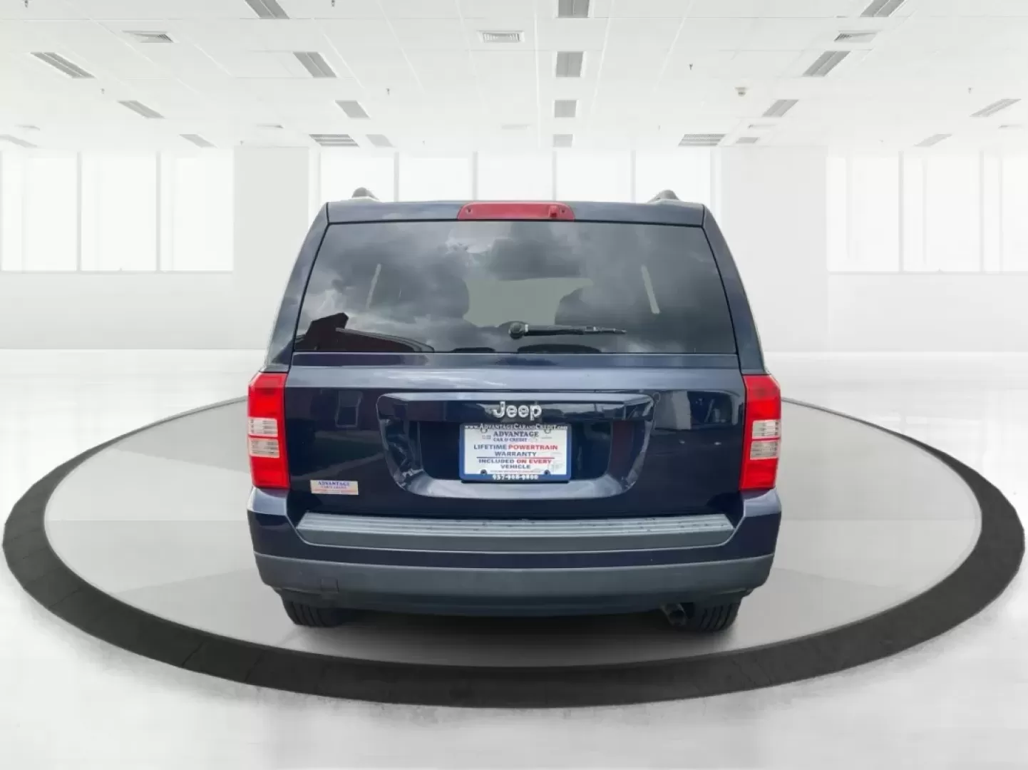 2015 Jeep Patriot Sport 2WD (1C4NJPBAXFD) with an 2.0L L4 DOHC 16V engine, located at 8750 N County Rd 25A, Piqua, OH, 45356, (937) 908-9800, 40.164391, -84.232513 - Photo#3