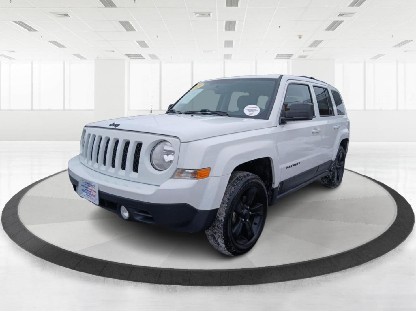 2015 Jeep Patriot Sport 4WD (1C4NJRBB7FD) with an 2.4L L4 DOHC 16V engine, located at 4508 South Dixie Dr, Moraine, OH, 45439, (937) 908-9800, 39.689976, -84.218452 - Photo#7
