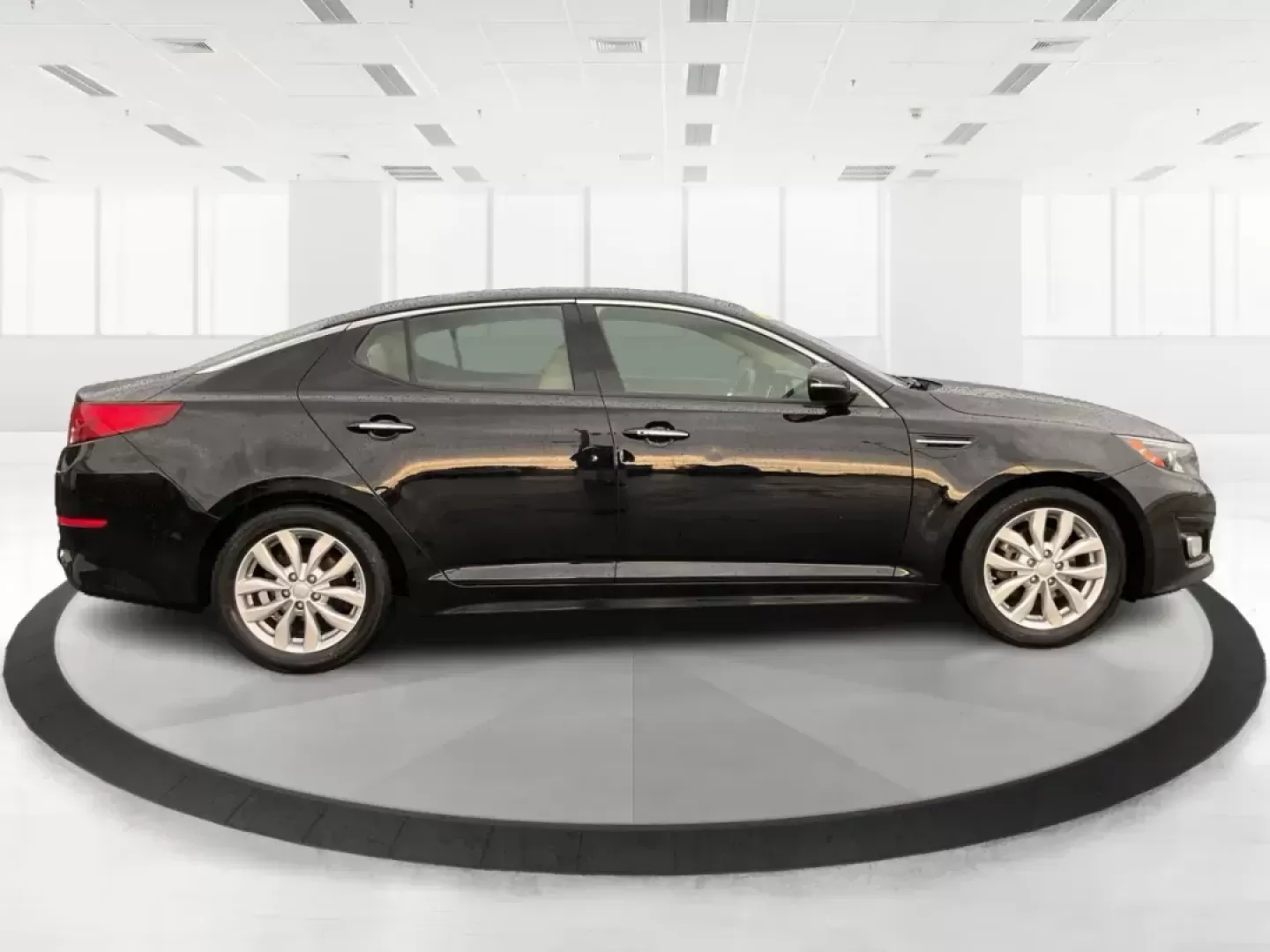 2015 Kia Optima EX (5XXGN4A76FG) with an Theta II 2.4L I-4 gasoline direct injection engine, located at 1099 N County Rd 25A , Troy, OH, 45373, (937) 908-9800, 40.057079, -84.212883 - Photo#1